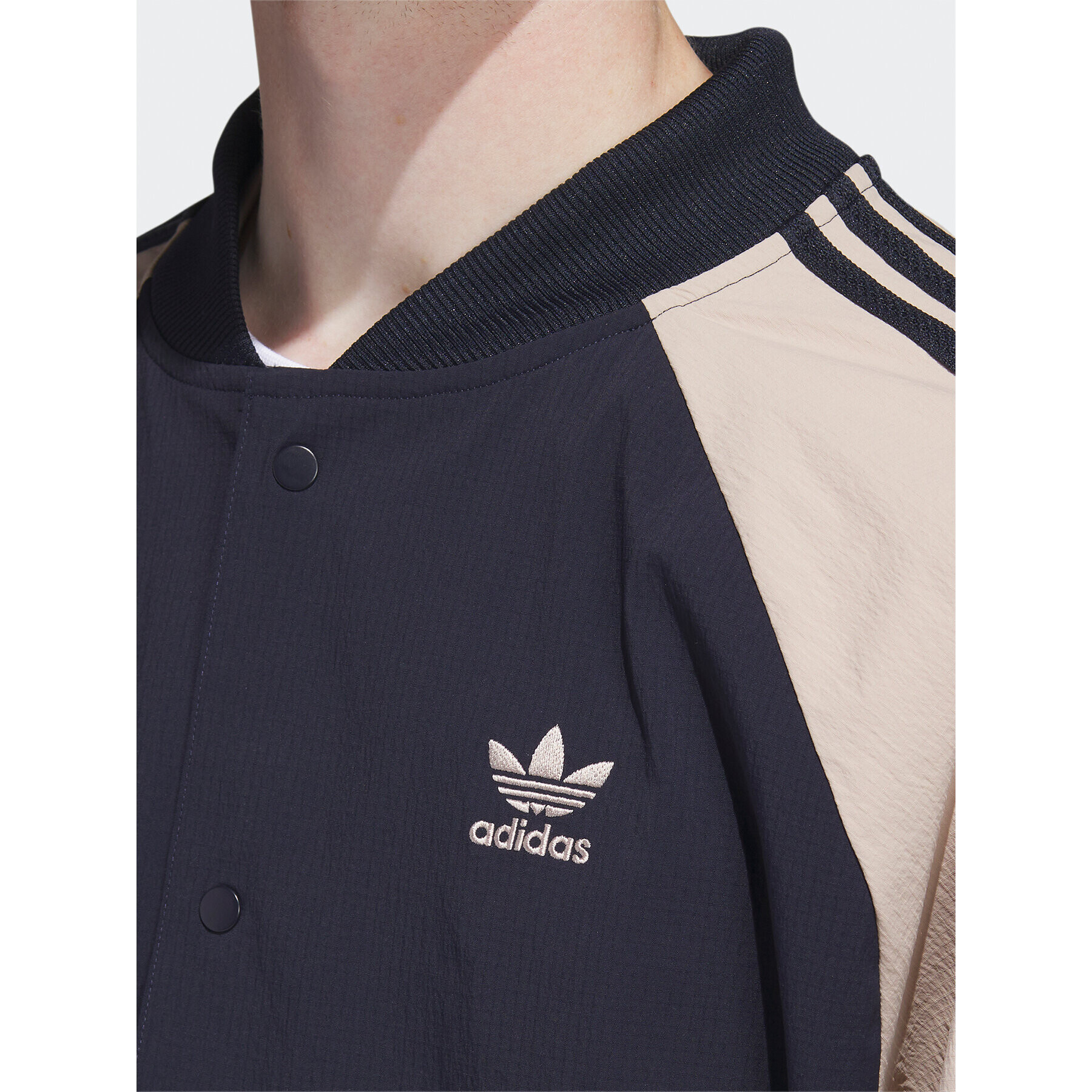 adidas Суитшърт SST Woven Jacket IC5543 Син Regular Fit - Pepit.bg