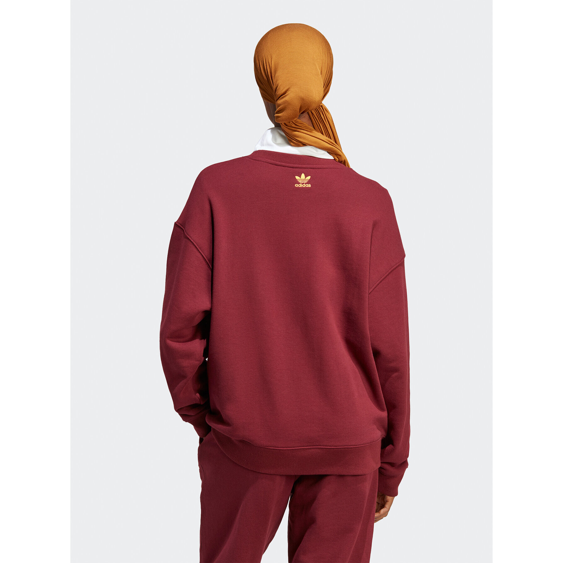 adidas Суитшърт Sweatshirt IC6002 Червен Regular Fit - Pepit.bg