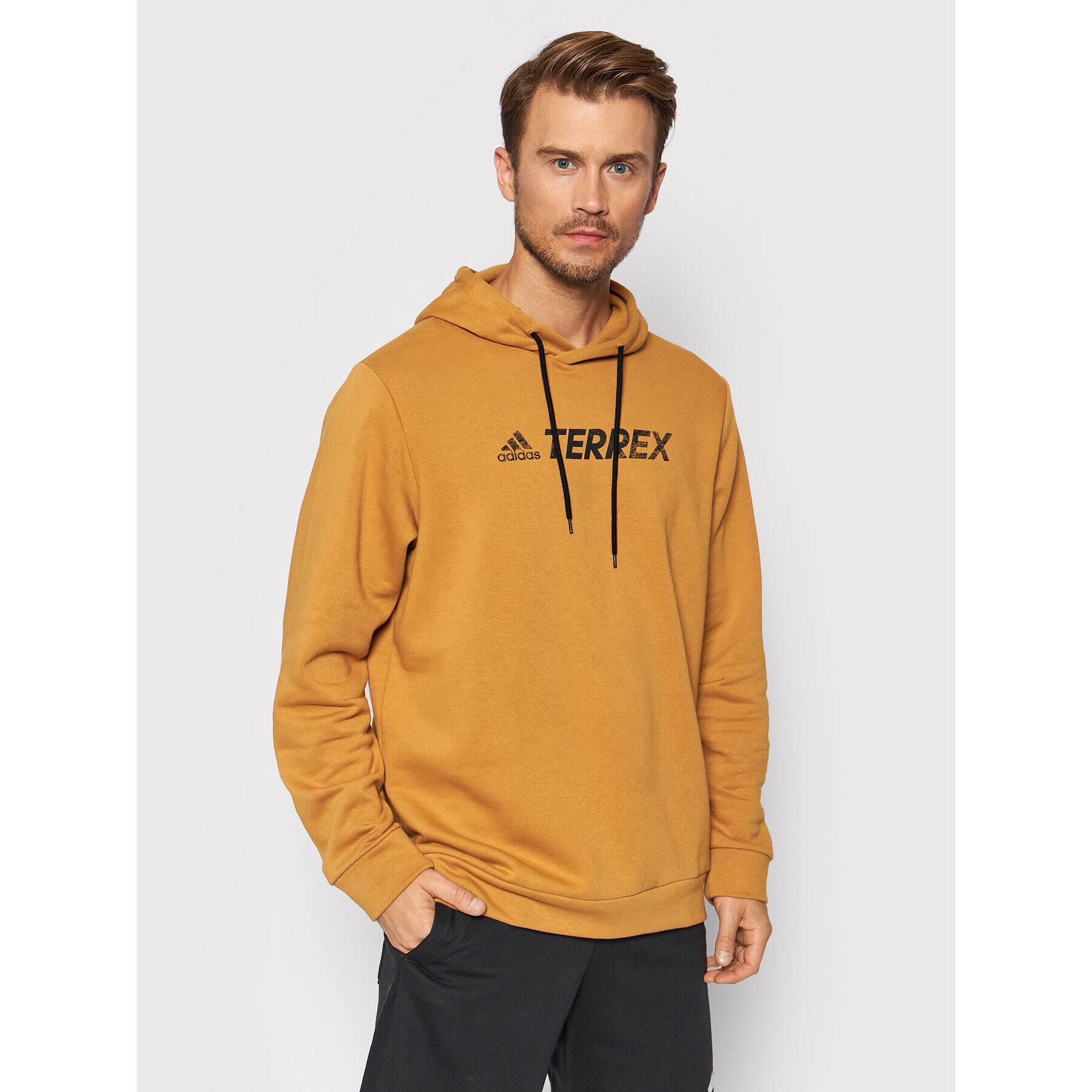 adidas Суитшърт Terrex Graphic Logo GU8975 Кафяв Regular Fit - Pepit.bg