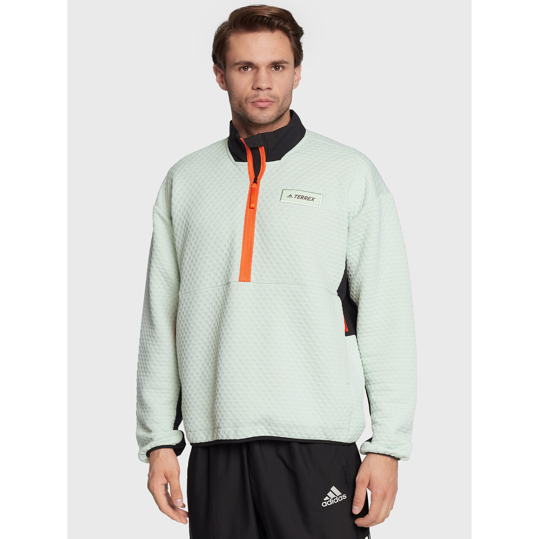 adidas Суитшърт Terrex Hike HH9251 Зелен Regular Fit - Pepit.bg