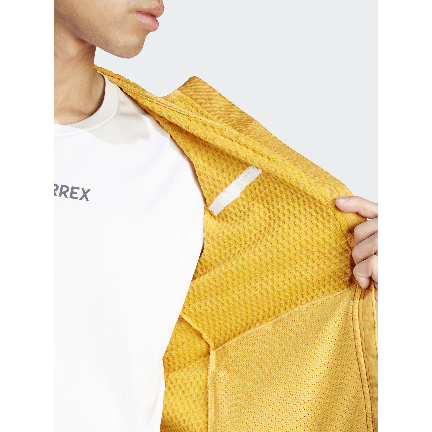 adidas Суитшърт Terrex Xperior IB1825 Жълт Slim Fit - Pepit.bg