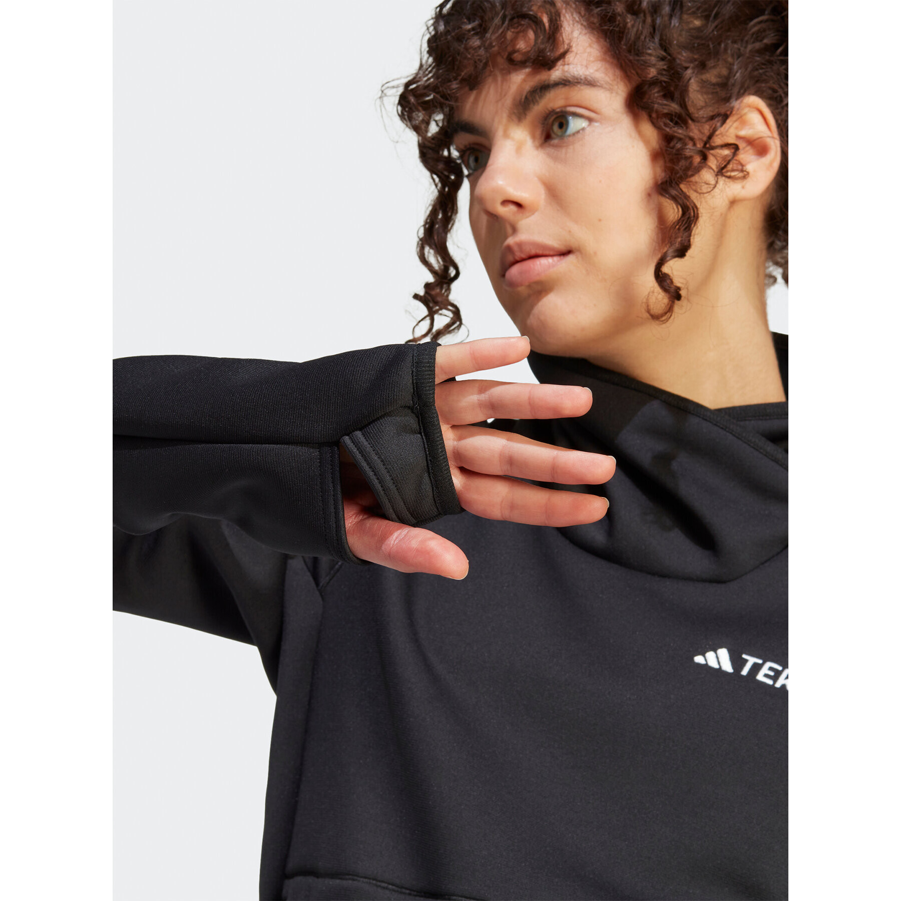adidas Суитшърт Terrex Xperior IB4168 Черен Slim Fit - Pepit.bg