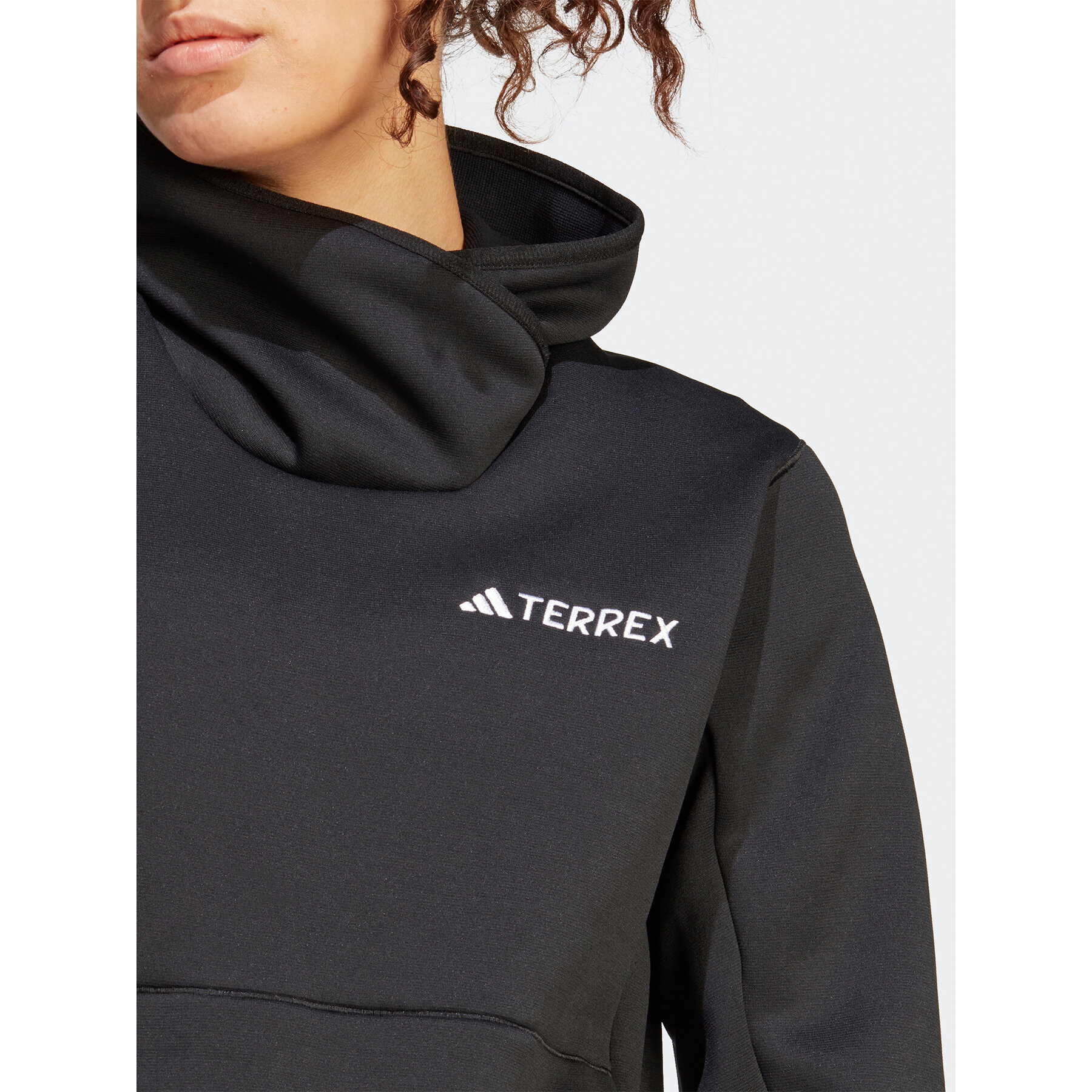 adidas Суитшърт Terrex Xperior IB4168 Черен Slim Fit - Pepit.bg
