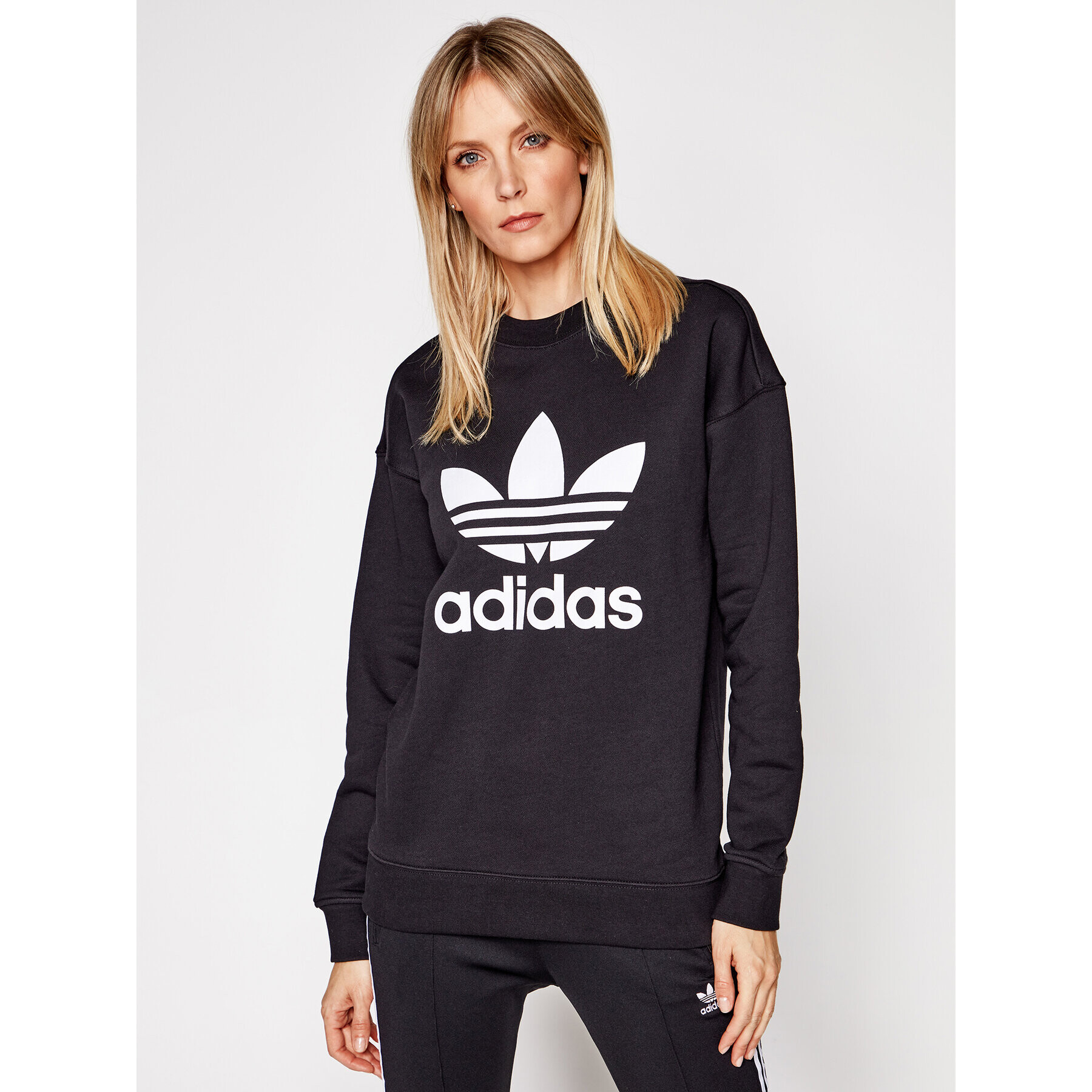 adidas Суитшърт Trefoil Crew FM3272 Черен Regular Fit - Pepit.bg