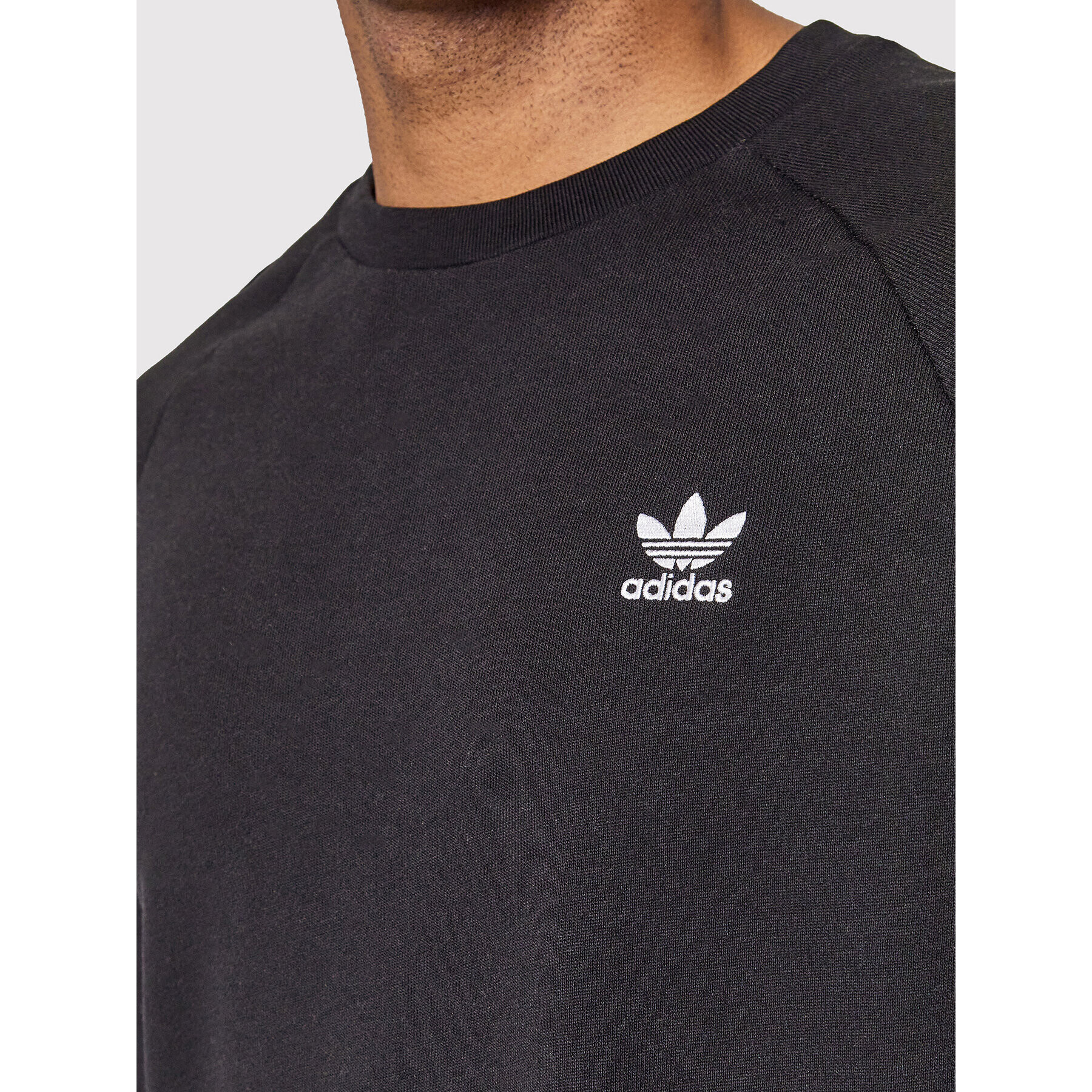 adidas Суитшърт Trefoil Essentials Crewneck DV1600 Черен Standard Fit - Pepit.bg