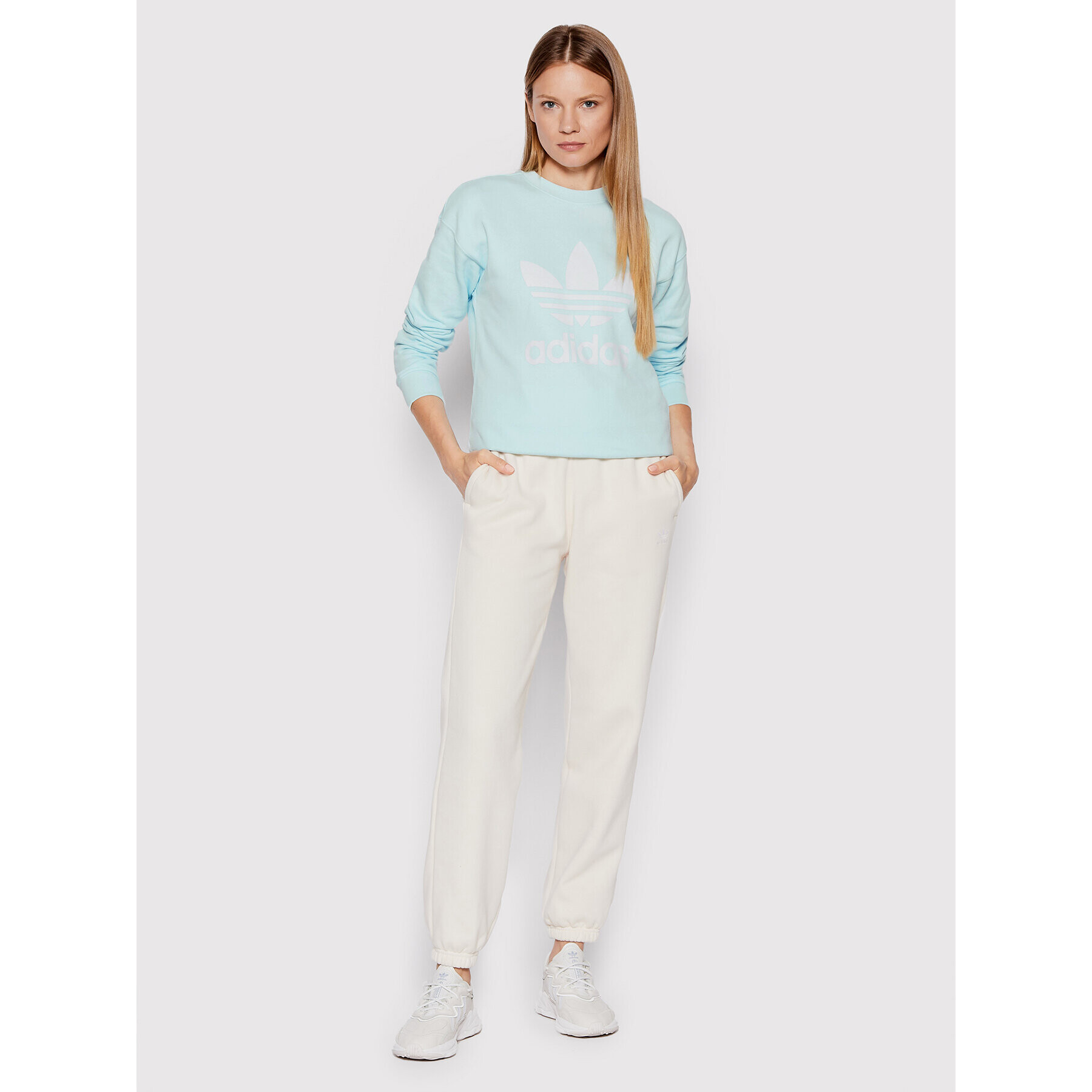 adidas Суитшърт Treofil Crew HL6678 Син Regular Fit - Pepit.bg