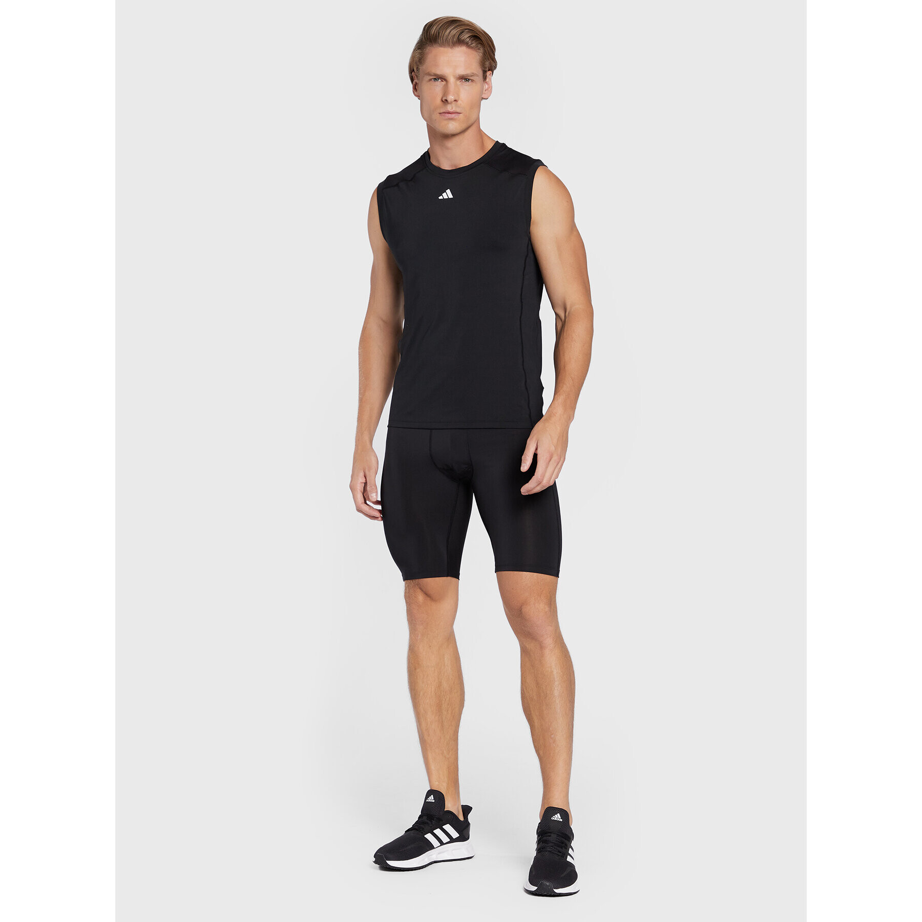 adidas Performance Тениска от техническо трико Techfit HK2338 Черен Slim Fit - Pepit.bg