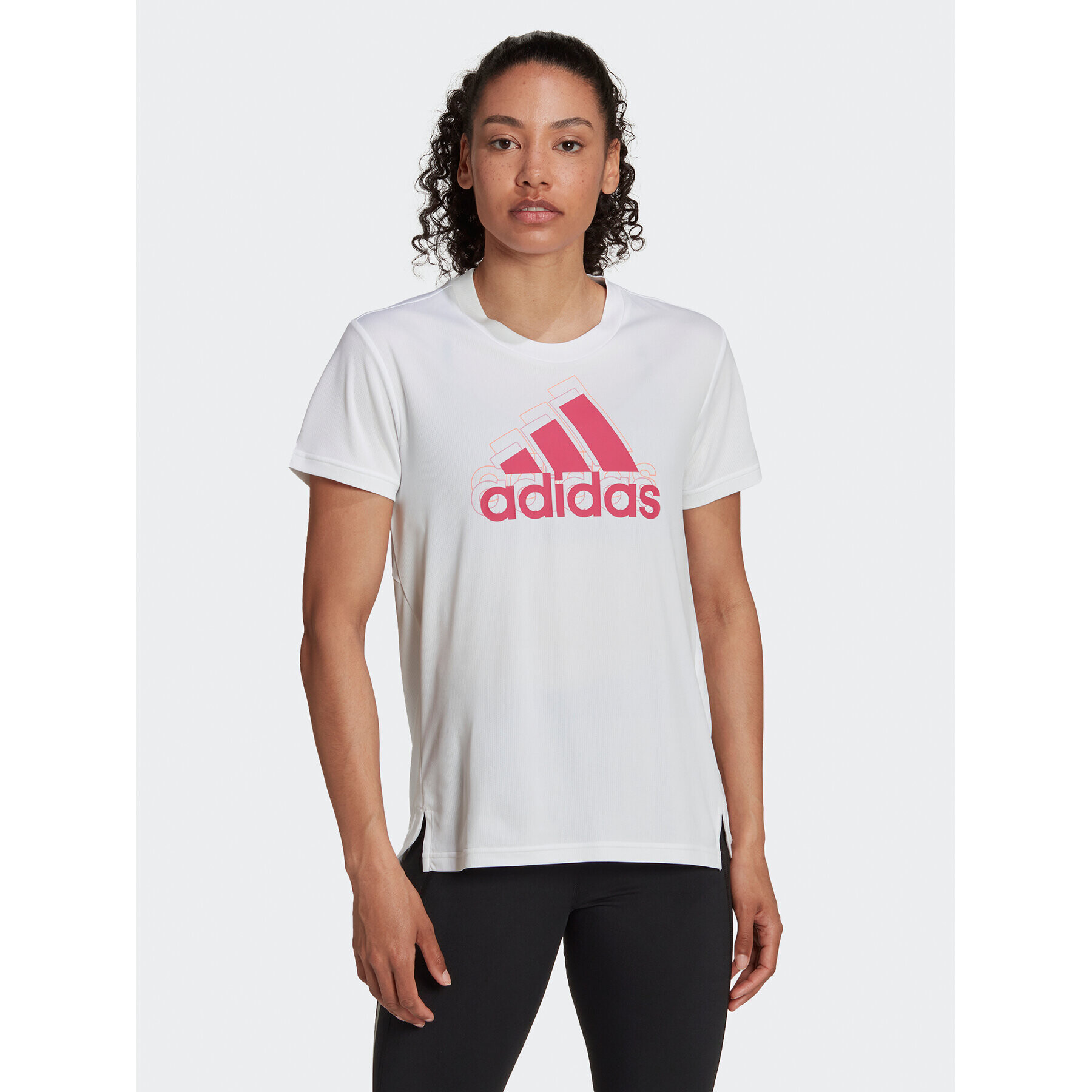 adidas Тениска от техническо трико Brand Love HK6514 Бял Regular Fit - Pepit.bg