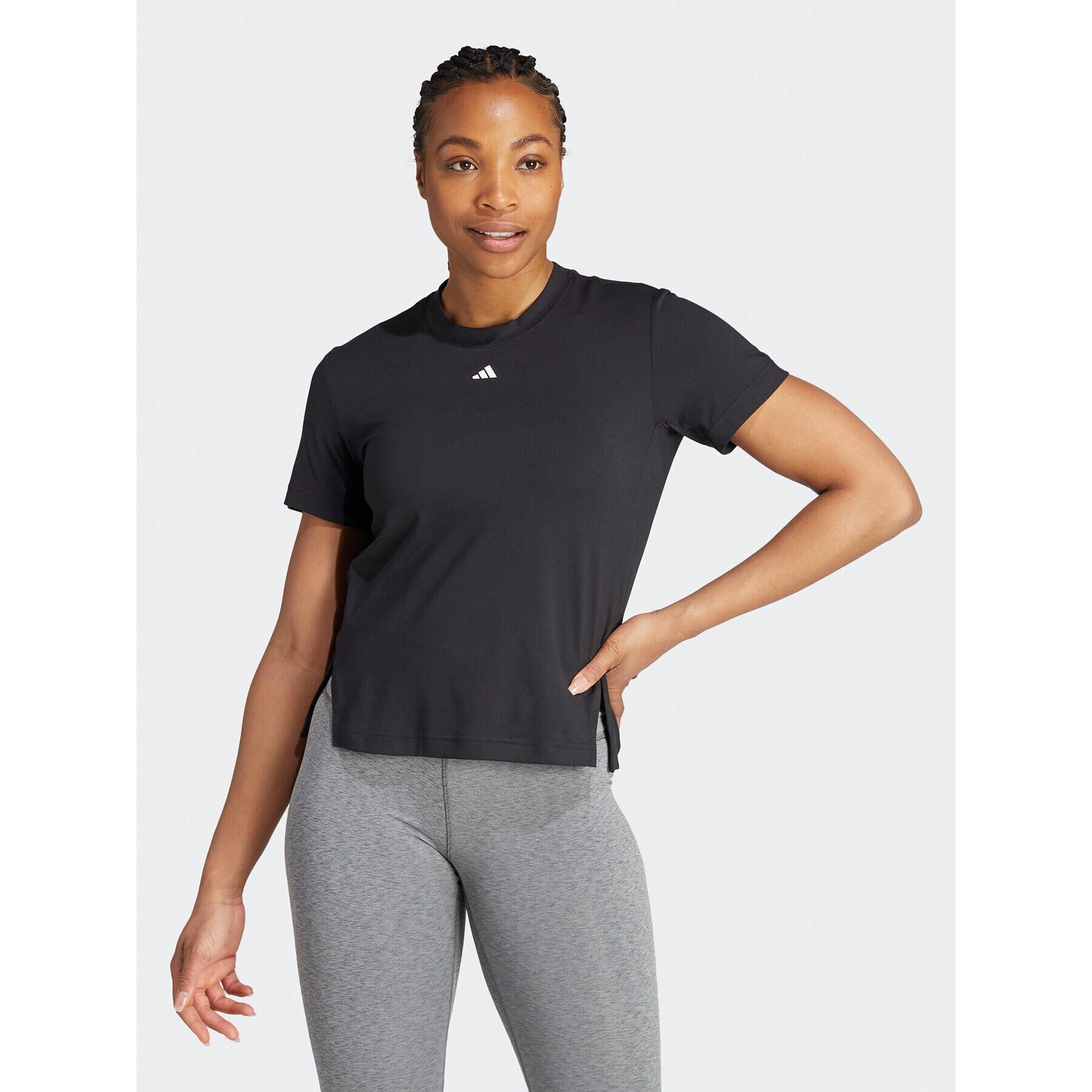 adidas Тениска от техническо трико Versatile IA7748 Черен Regular Fit - Pepit.bg