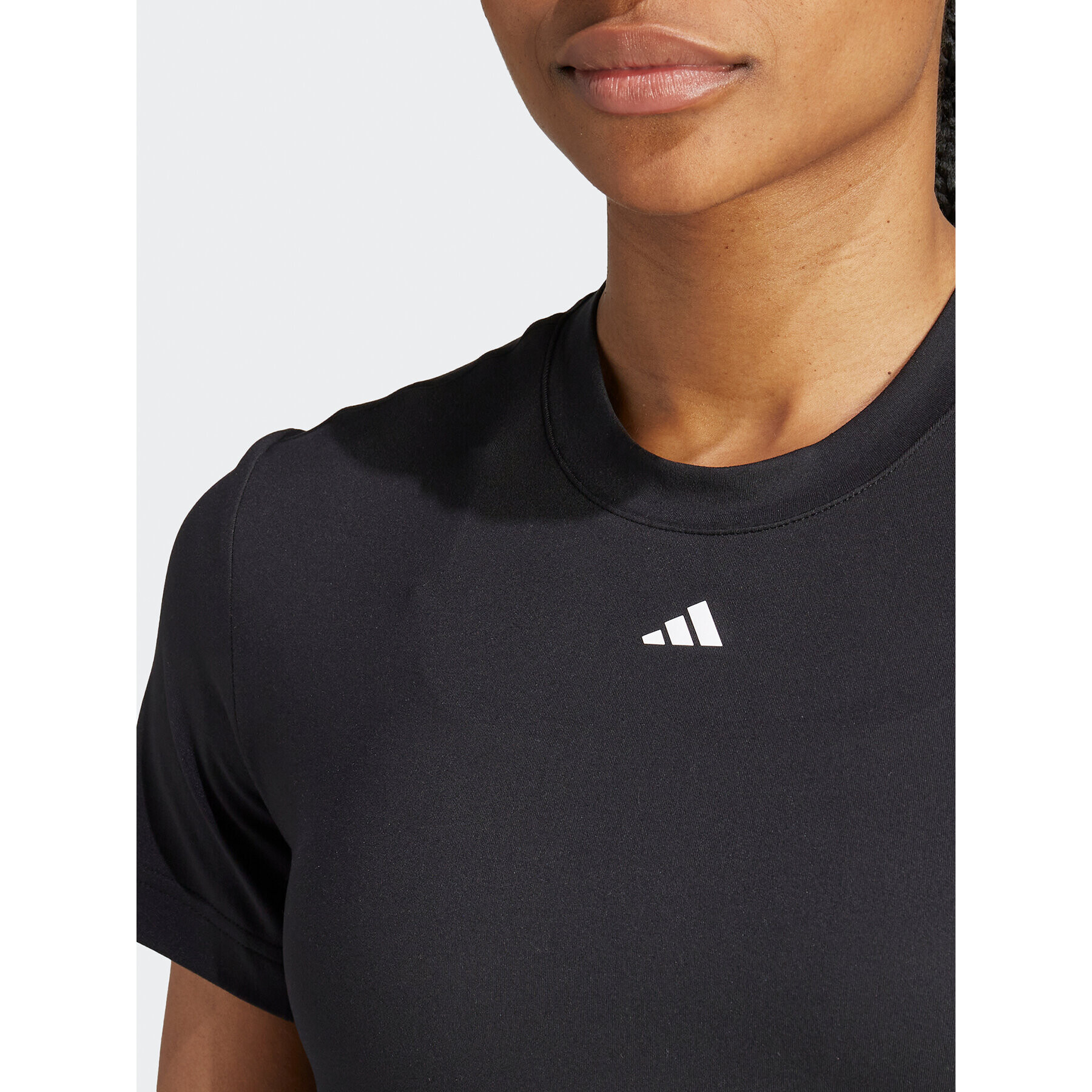 adidas Тениска от техническо трико Versatile IA7748 Черен Regular Fit - Pepit.bg