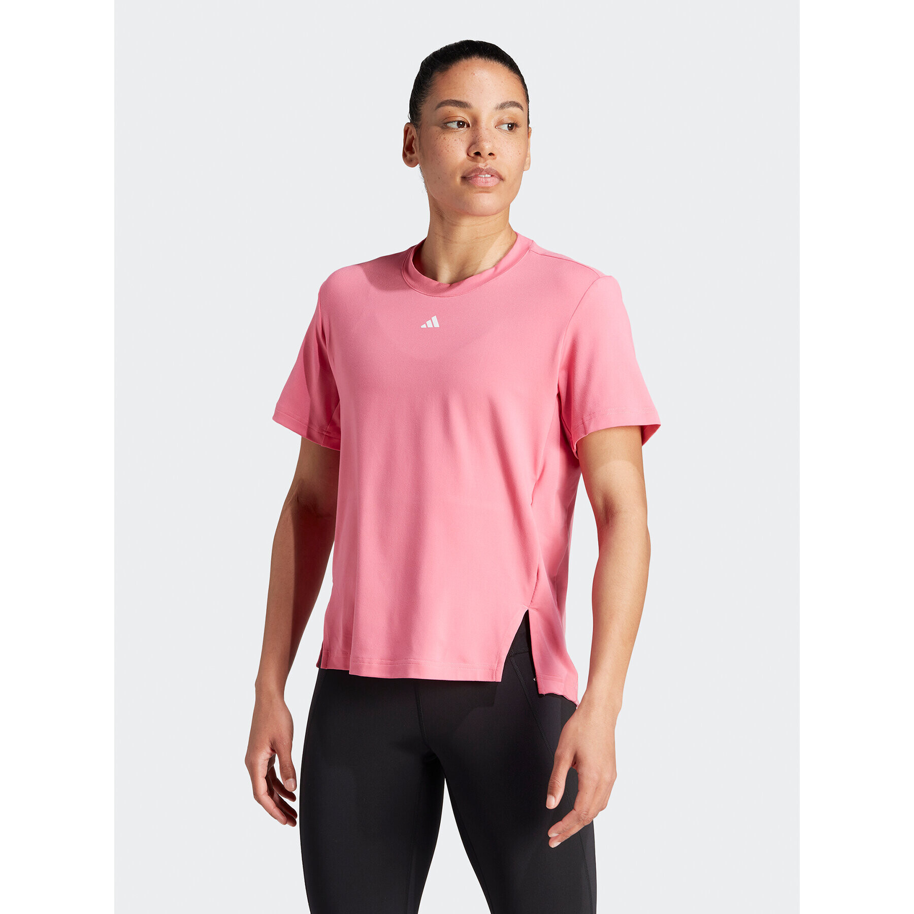 adidas Тениска от техническо трико Versatile IL1364 Розов Regular Fit - Pepit.bg