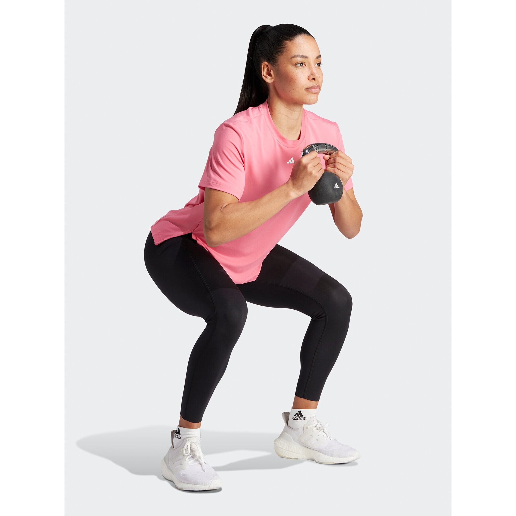 adidas Тениска от техническо трико Versatile IL1364 Розов Regular Fit - Pepit.bg