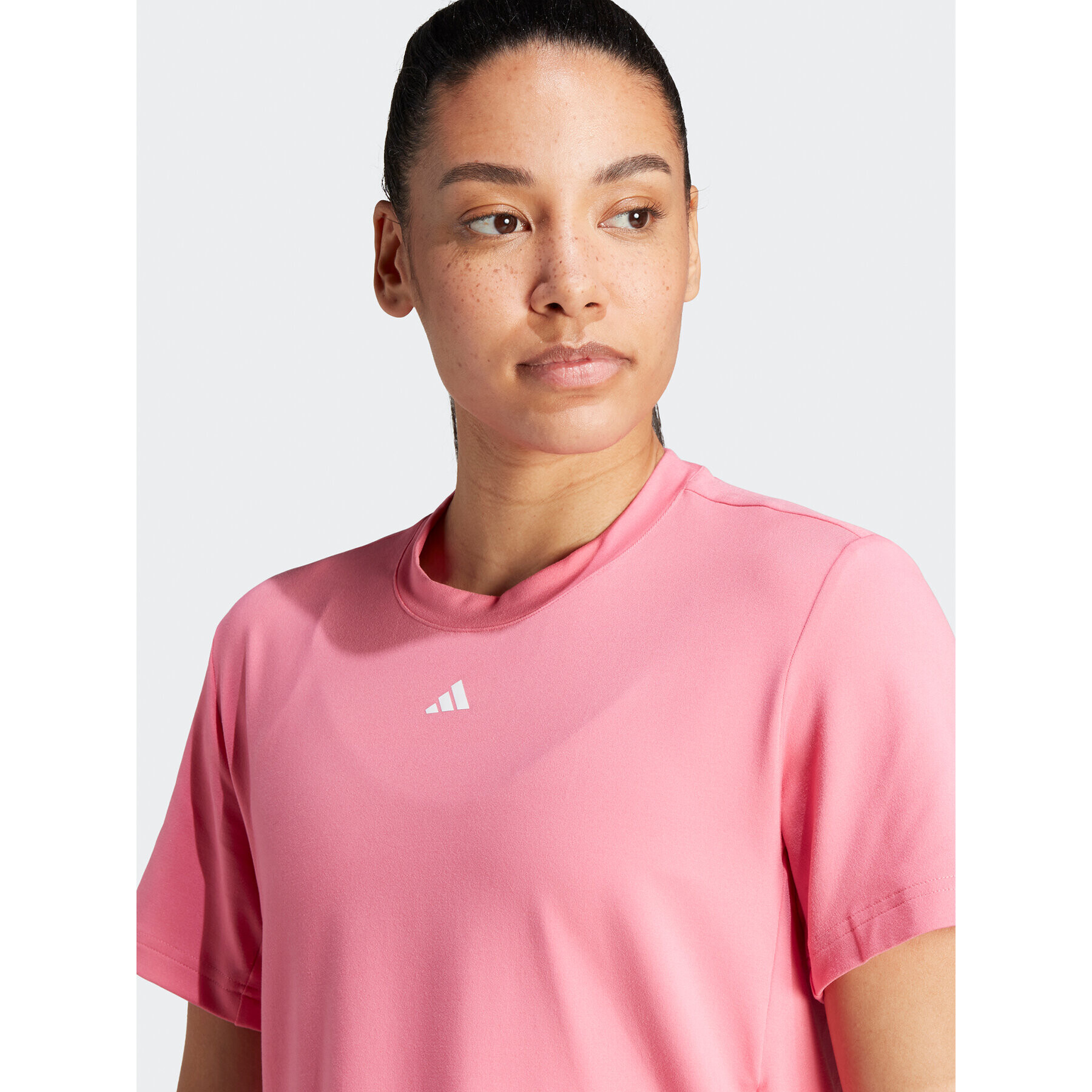 adidas Тениска от техническо трико Versatile IL1364 Розов Regular Fit - Pepit.bg