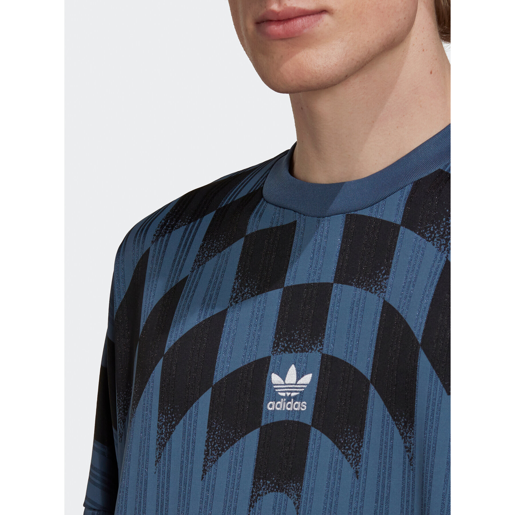 adidas Тениска с дълъг ръкав Rekive Graphic HK7331 Син Loose Fit - Pepit.bg