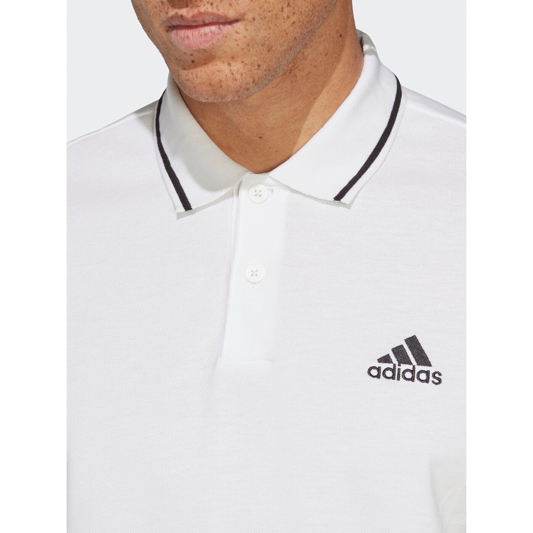 adidas Тениска с яка и копчета Essentials Piqué Small Logo Polo Shirt IC9315 Бял Regular Fit - Pepit.bg