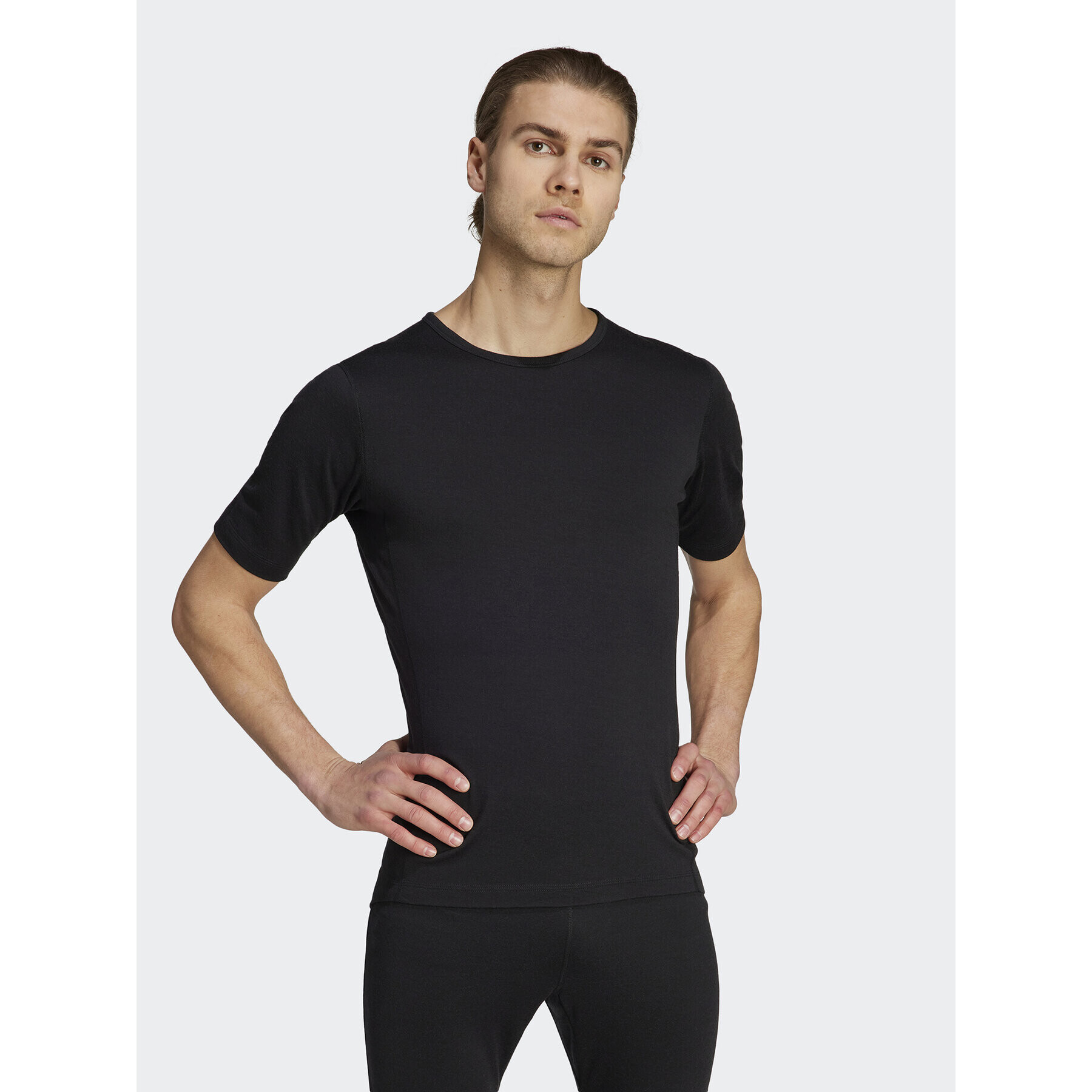 adidas Термооблекло горна част Xperior Merino 200 HZ8555 Черен Slim Fit - Pepit.bg