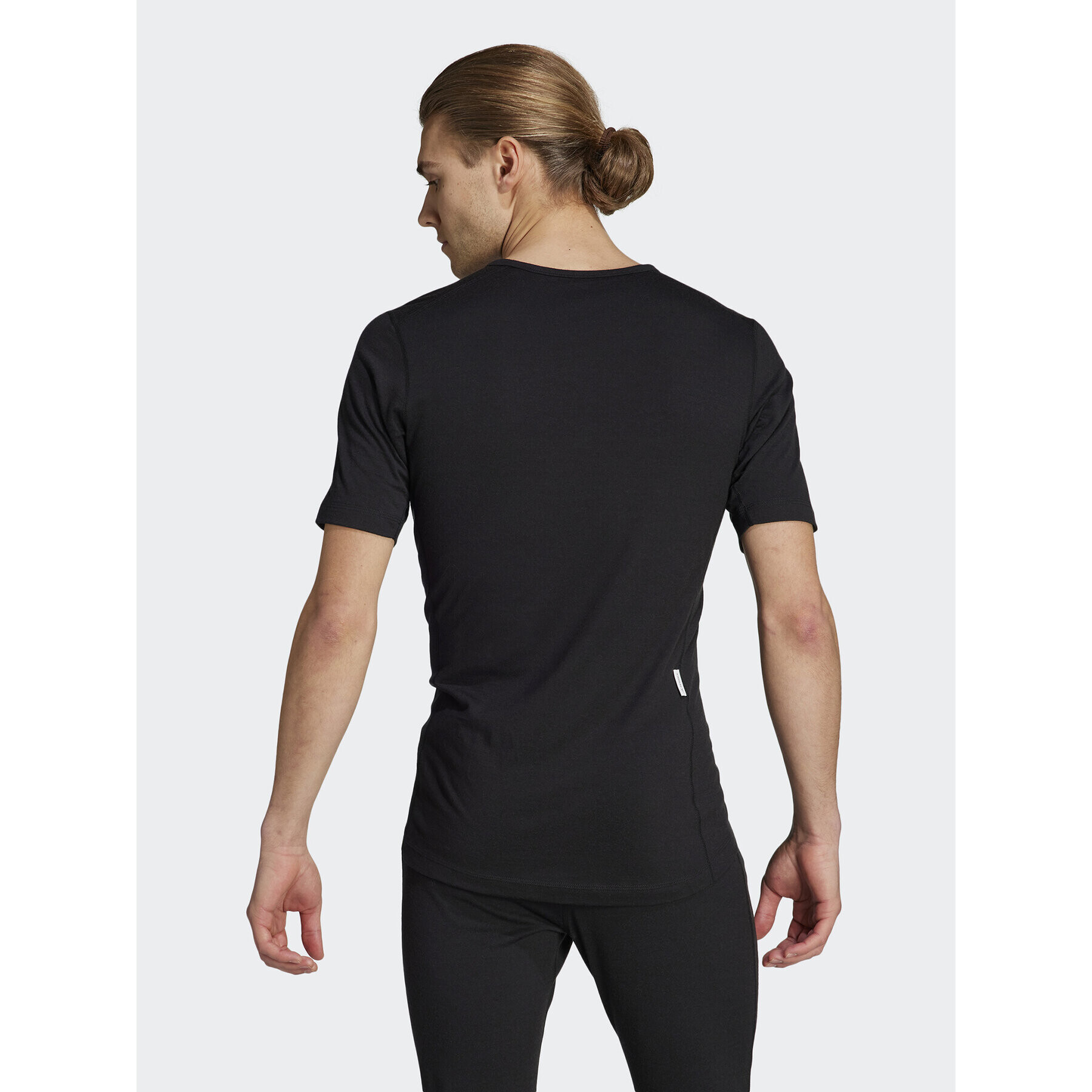 adidas Термооблекло горна част Xperior Merino 200 HZ8555 Черен Slim Fit - Pepit.bg