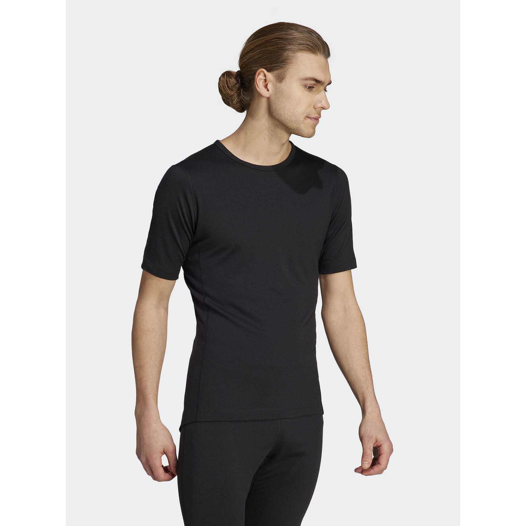 adidas Термооблекло горна част Xperior Merino 200 HZ8555 Черен Slim Fit - Pepit.bg