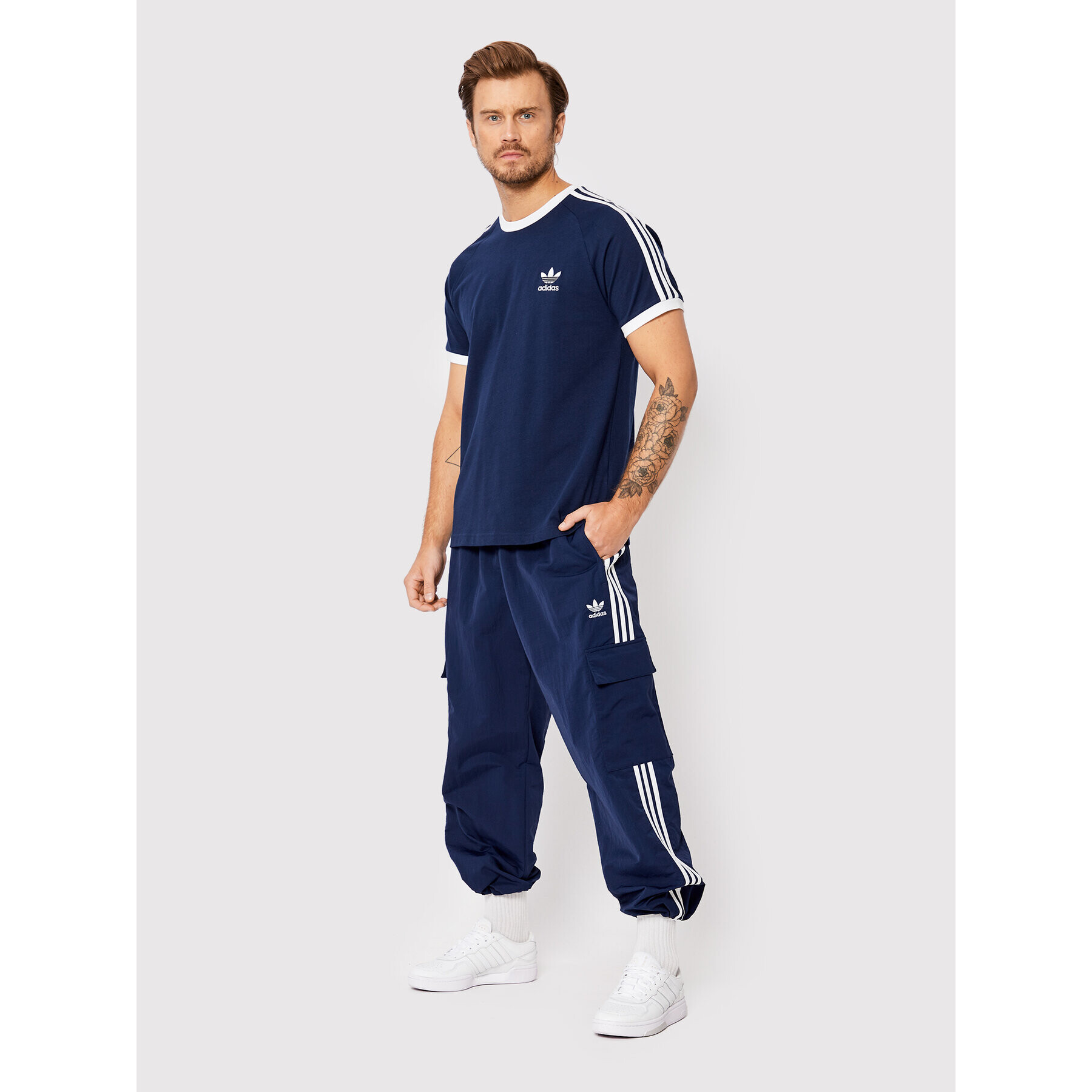 adidas Тишърт adicolor Classic 3-Stripes HK7279 Тъмносин Slim Fit - Pepit.bg