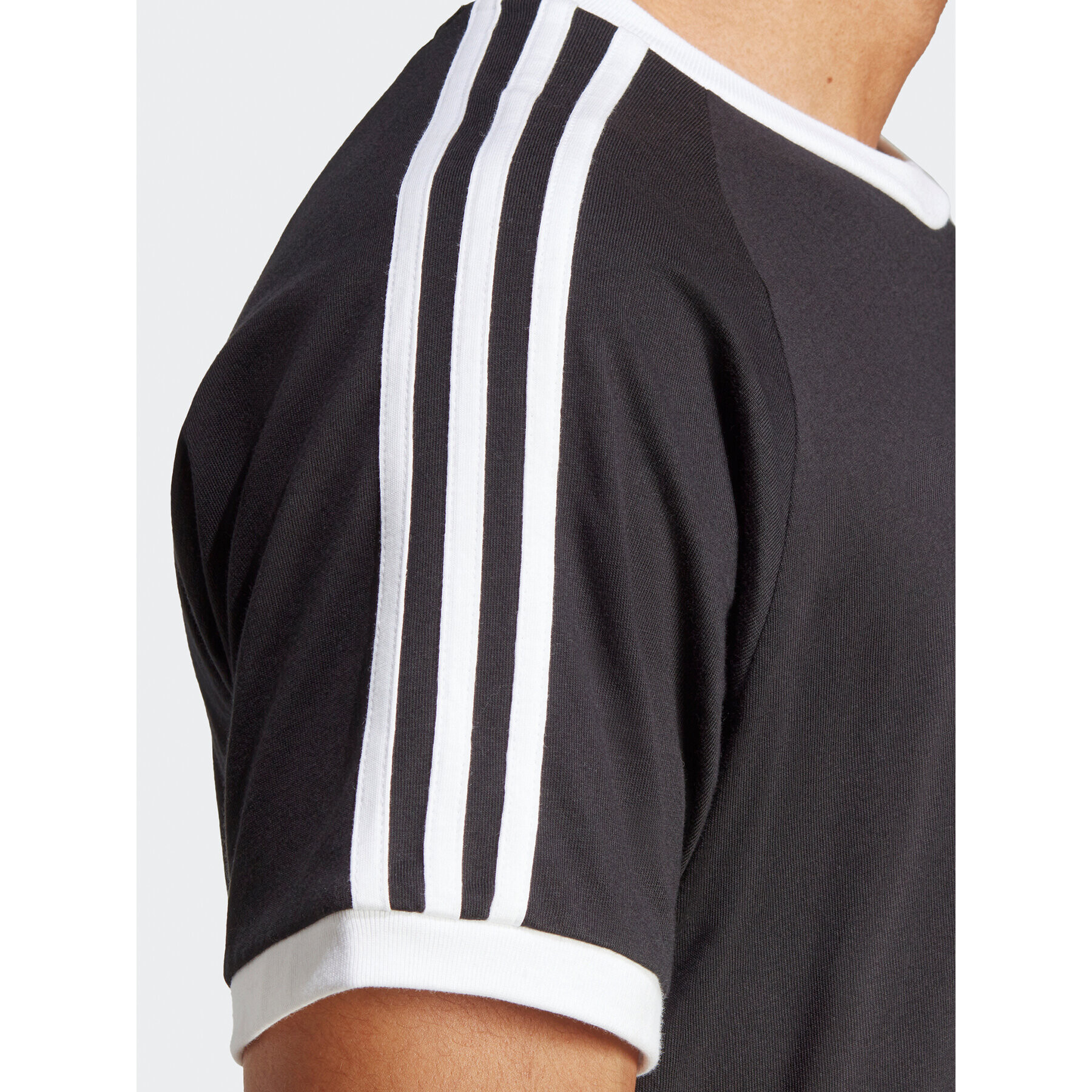 adidas Тишърт Adicolor Classics 3-Stripes T-Shirt IA4845 Черен Slim Fit - Pepit.bg