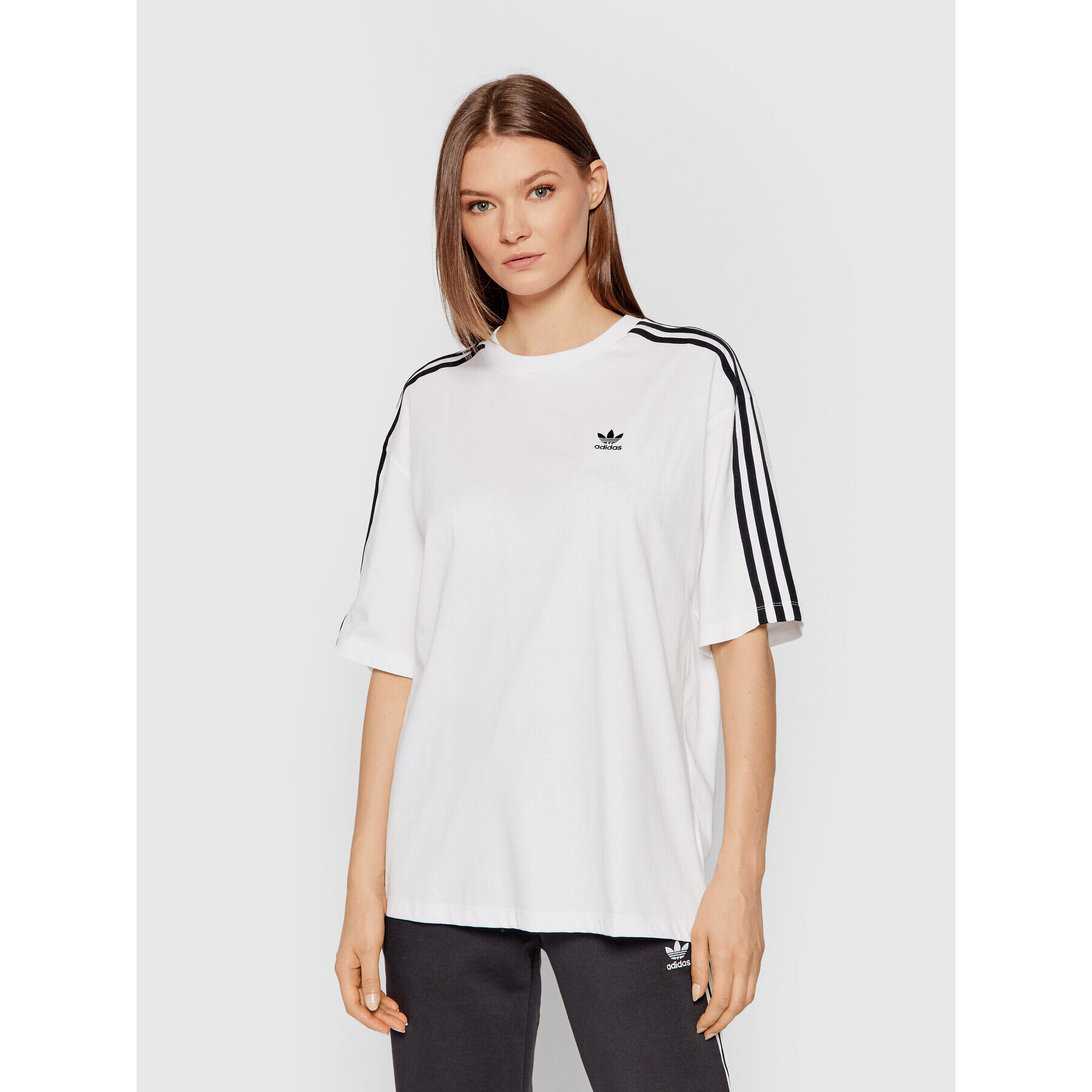 adidas Тишърт adicolor Classics H37796 Бял Oversize - Pepit.bg