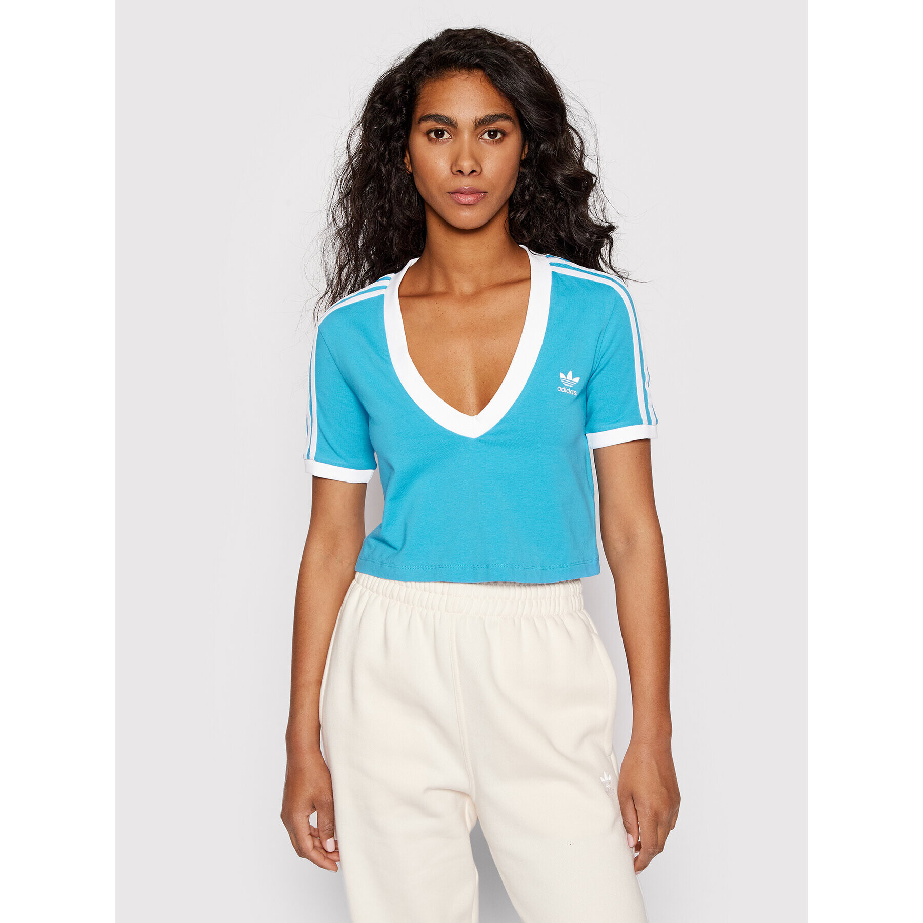 adidas Тишърт adicolor Classics HC2035 Син Slim Fit - Pepit.bg