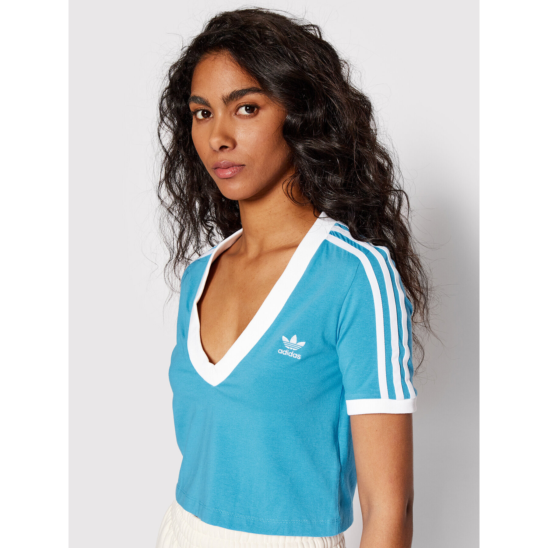 adidas Тишърт adicolor Classics HC2035 Син Slim Fit - Pepit.bg