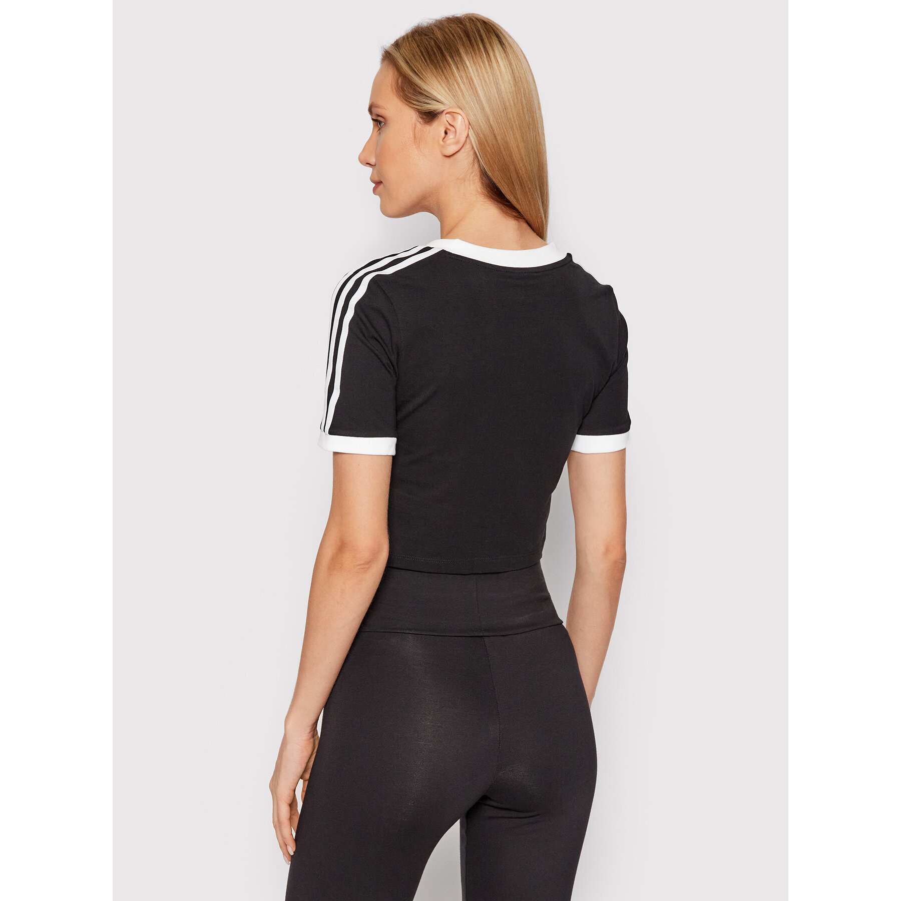 adidas Тишърт adicolor Classics HC2040 Черен Slim Fit - Pepit.bg