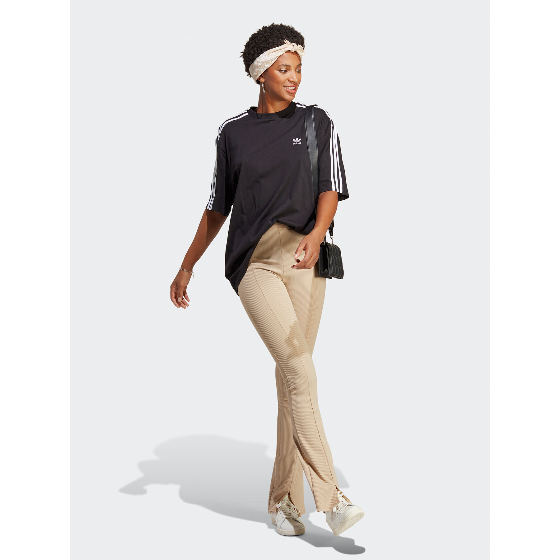 adidas Тишърт adicolor Classics IB7449 Черен Relaxed Fit - Pepit.bg
