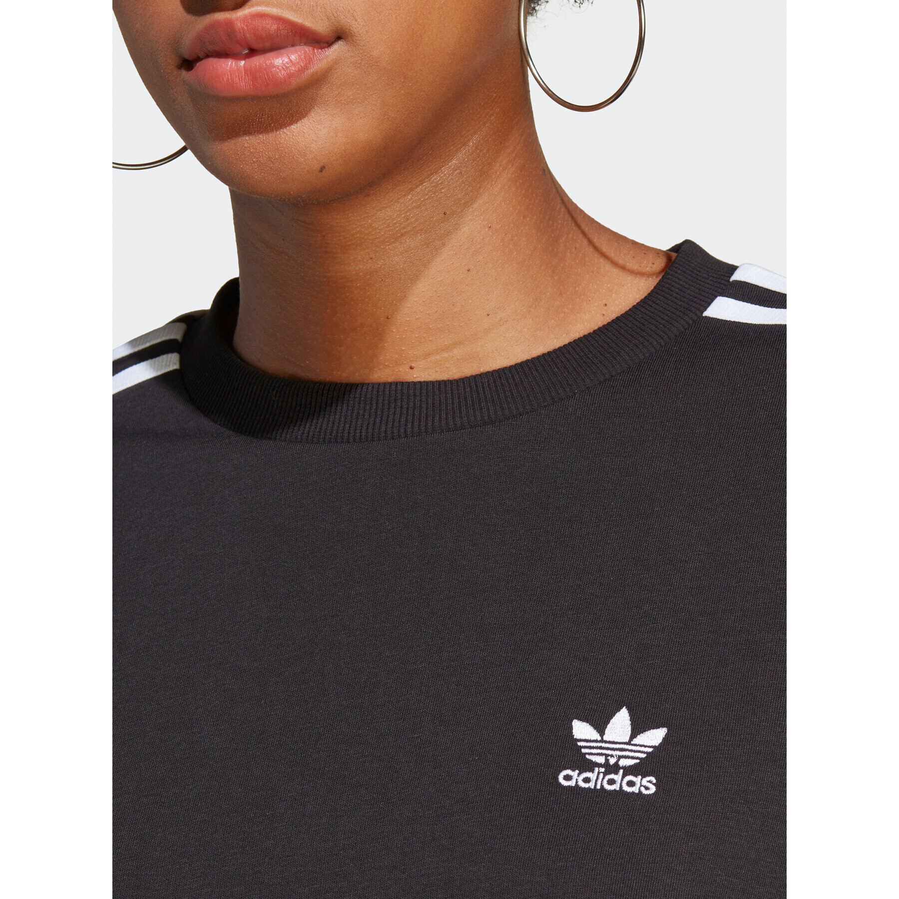 adidas Тишърт adicolor Classics IB7449 Черен Relaxed Fit - Pepit.bg