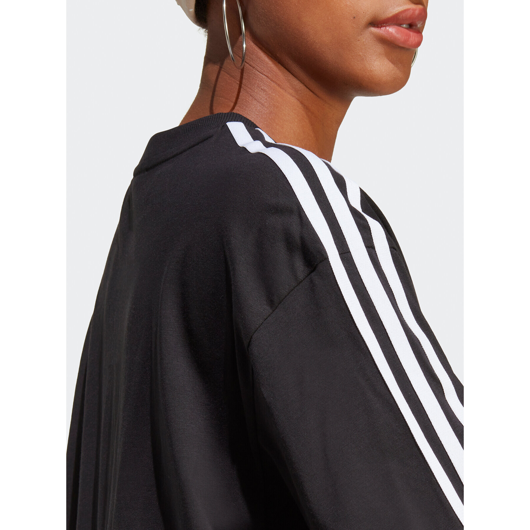 adidas Тишърт adicolor Classics IB7449 Черен Relaxed Fit - Pepit.bg
