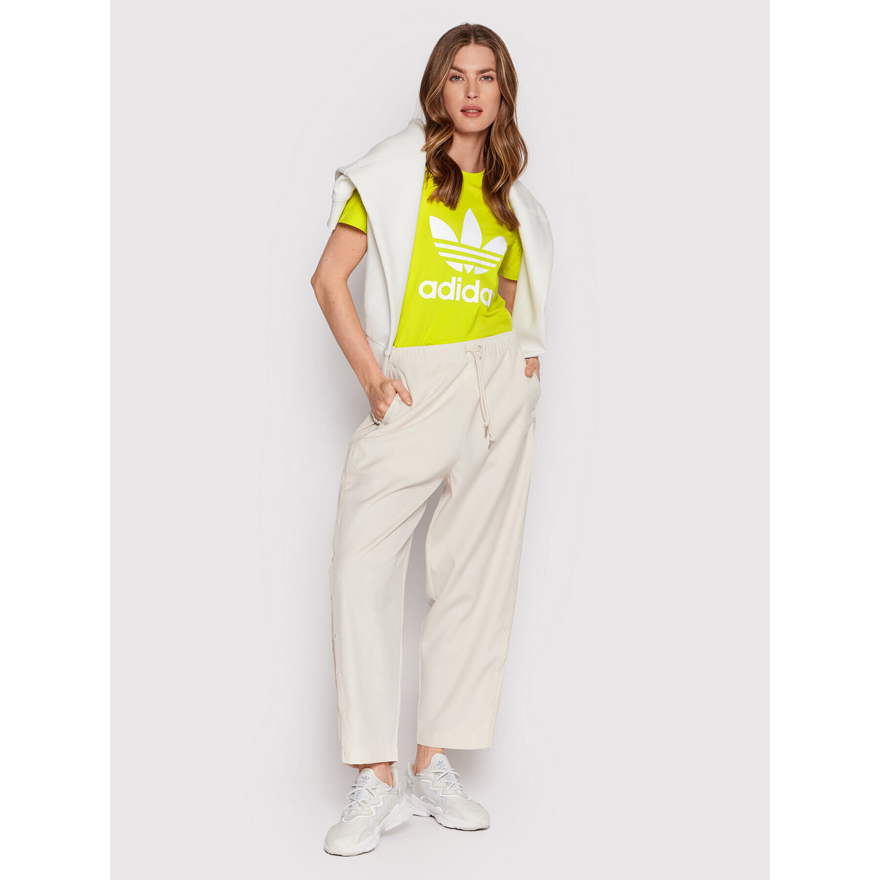 adidas Тишърт adicolor Classics Trefoil HE6872 Жълт Regular Fit - Pepit.bg