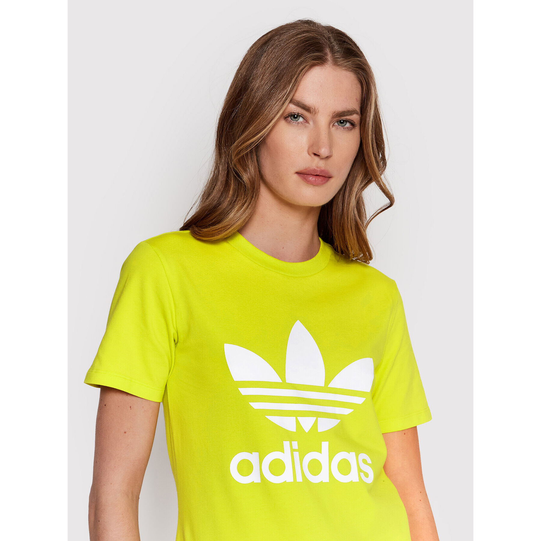 adidas Тишърт adicolor Classics Trefoil HE6872 Жълт Regular Fit - Pepit.bg