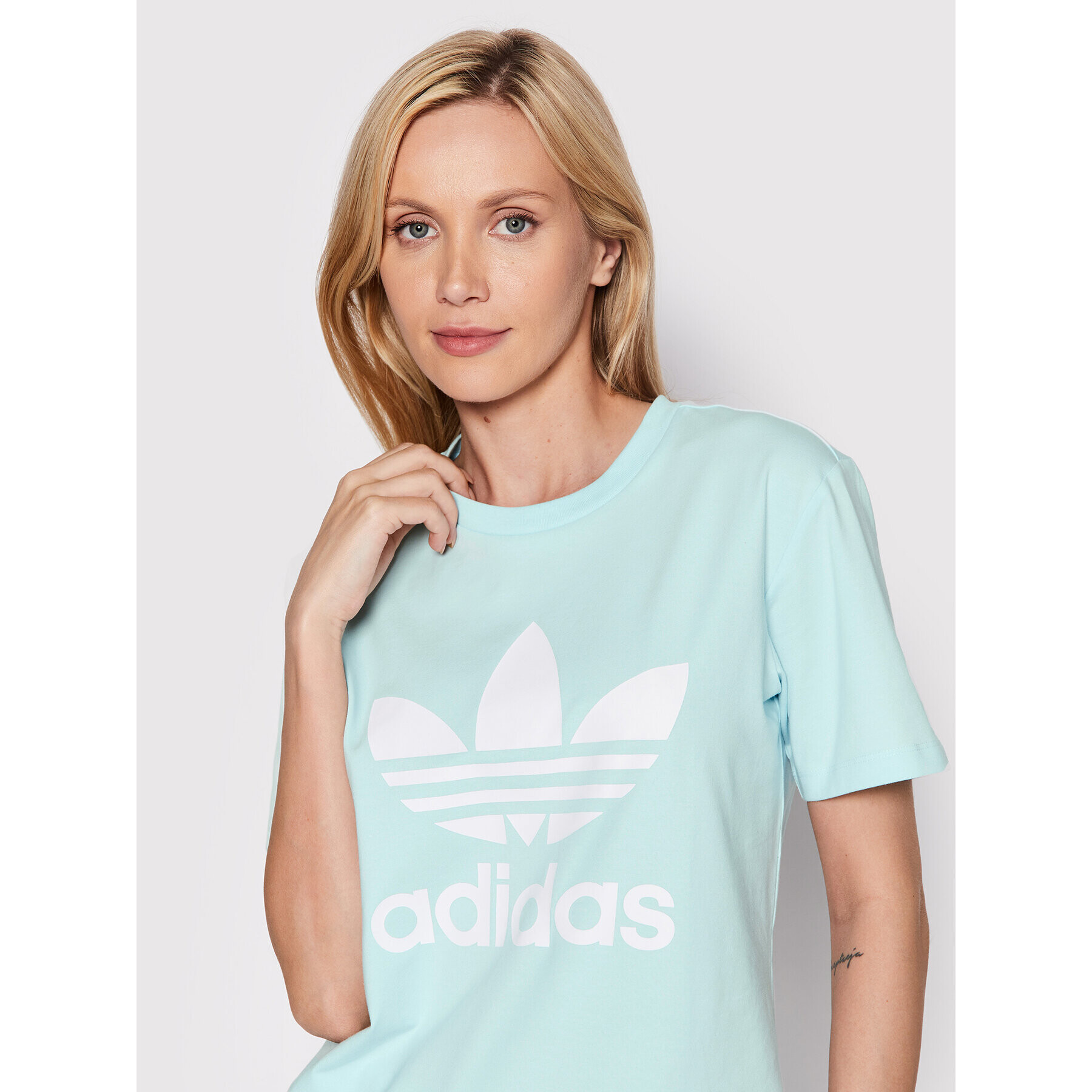 adidas Тишърт adicolor Classics Trefoil HK9638 Син Regular Fit - Pepit.bg