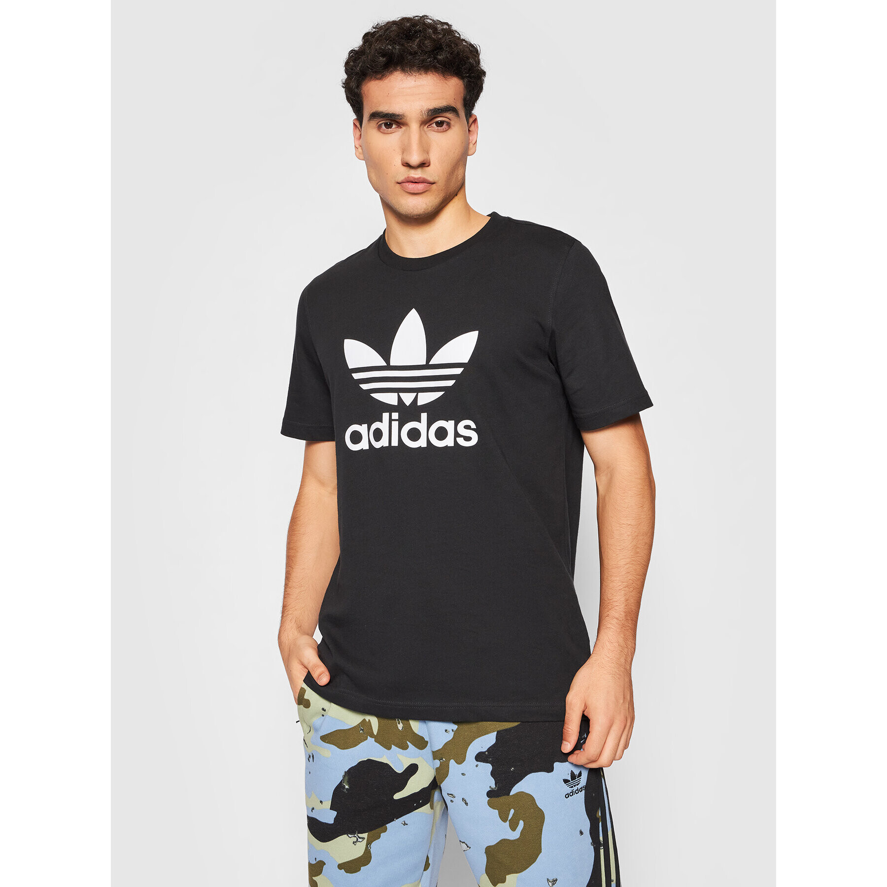 adidas Тишърт adicolor Classics Trefoil H06642 Черен Regular Fit - Pepit.bg