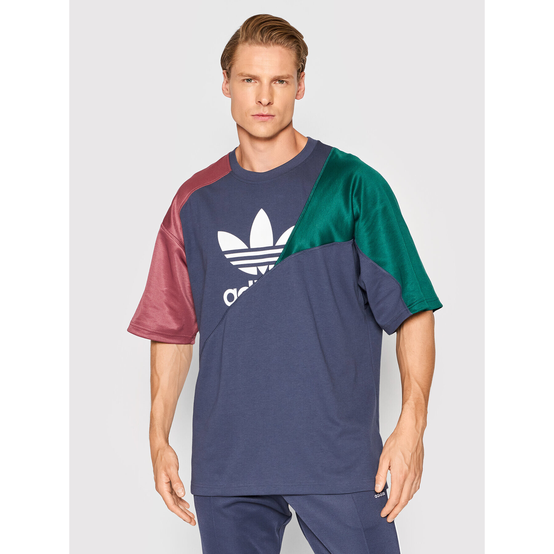 adidas Тишърт adicolor Colorblock HC4497 Тъмносин Relaxed Fit - Pepit.bg