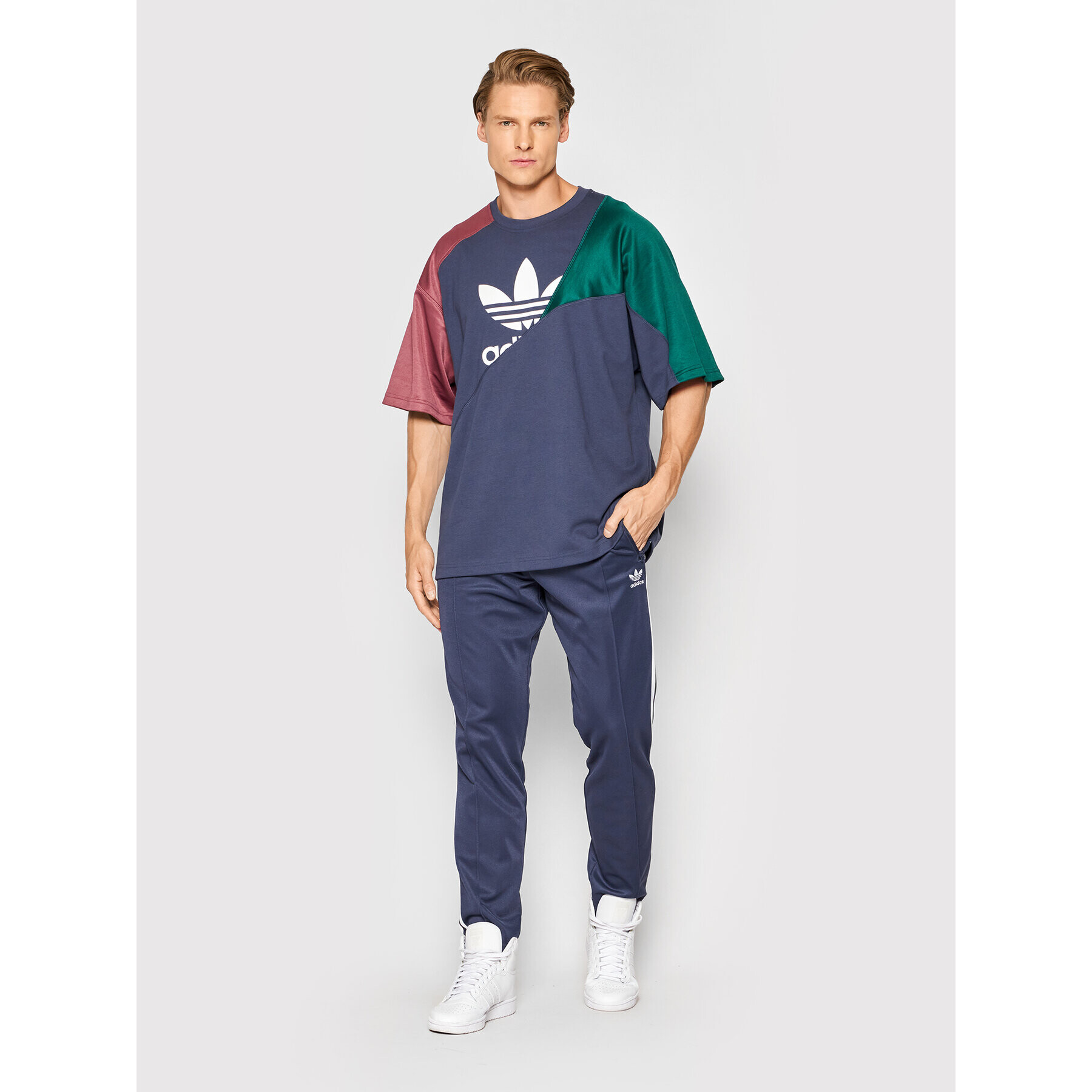 adidas Тишърт adicolor Colorblock HC4497 Тъмносин Relaxed Fit - Pepit.bg