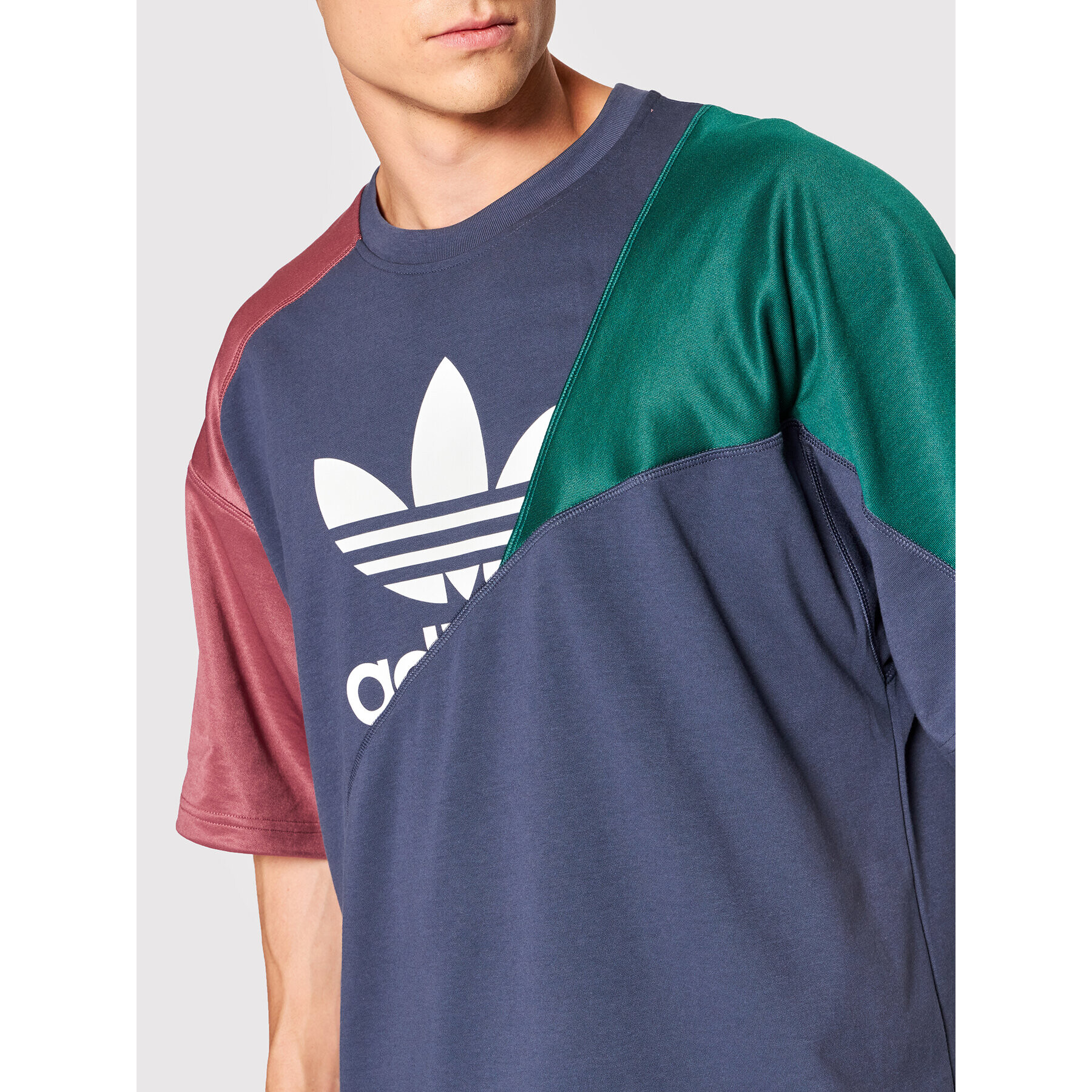 adidas Тишърт adicolor Colorblock HC4497 Тъмносин Relaxed Fit - Pepit.bg