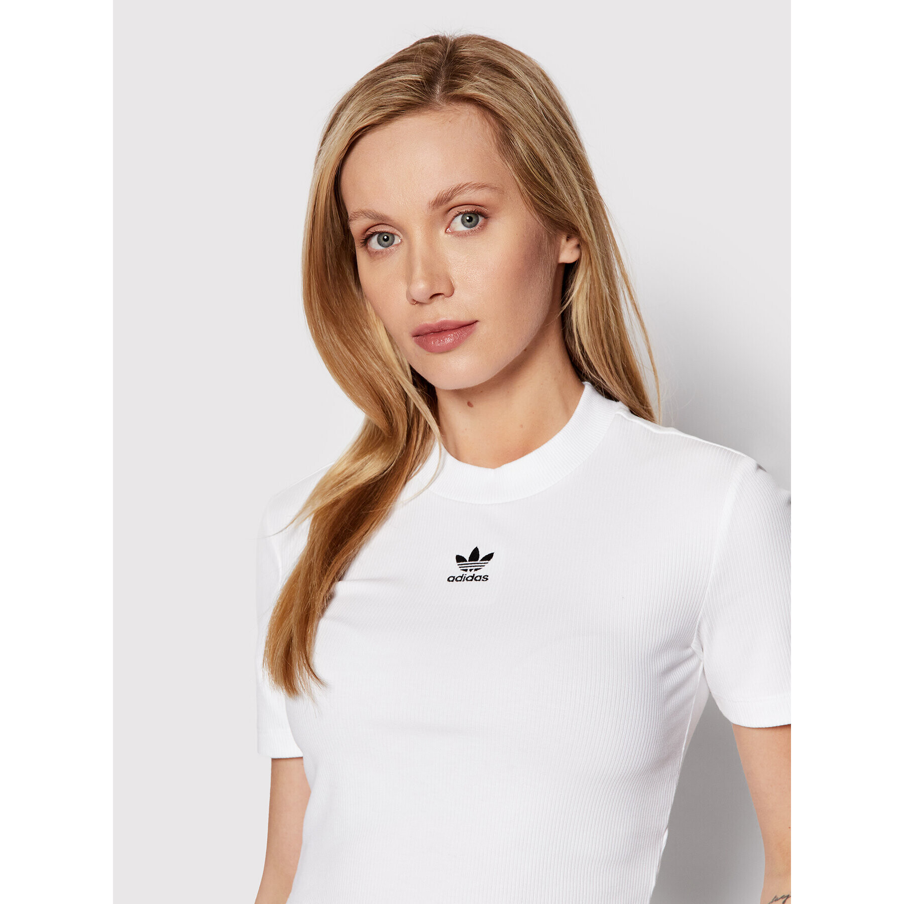 adidas Тишърт adicolor Essentials Rib Cropped HF3394 Бял Regular Fit - Pepit.bg