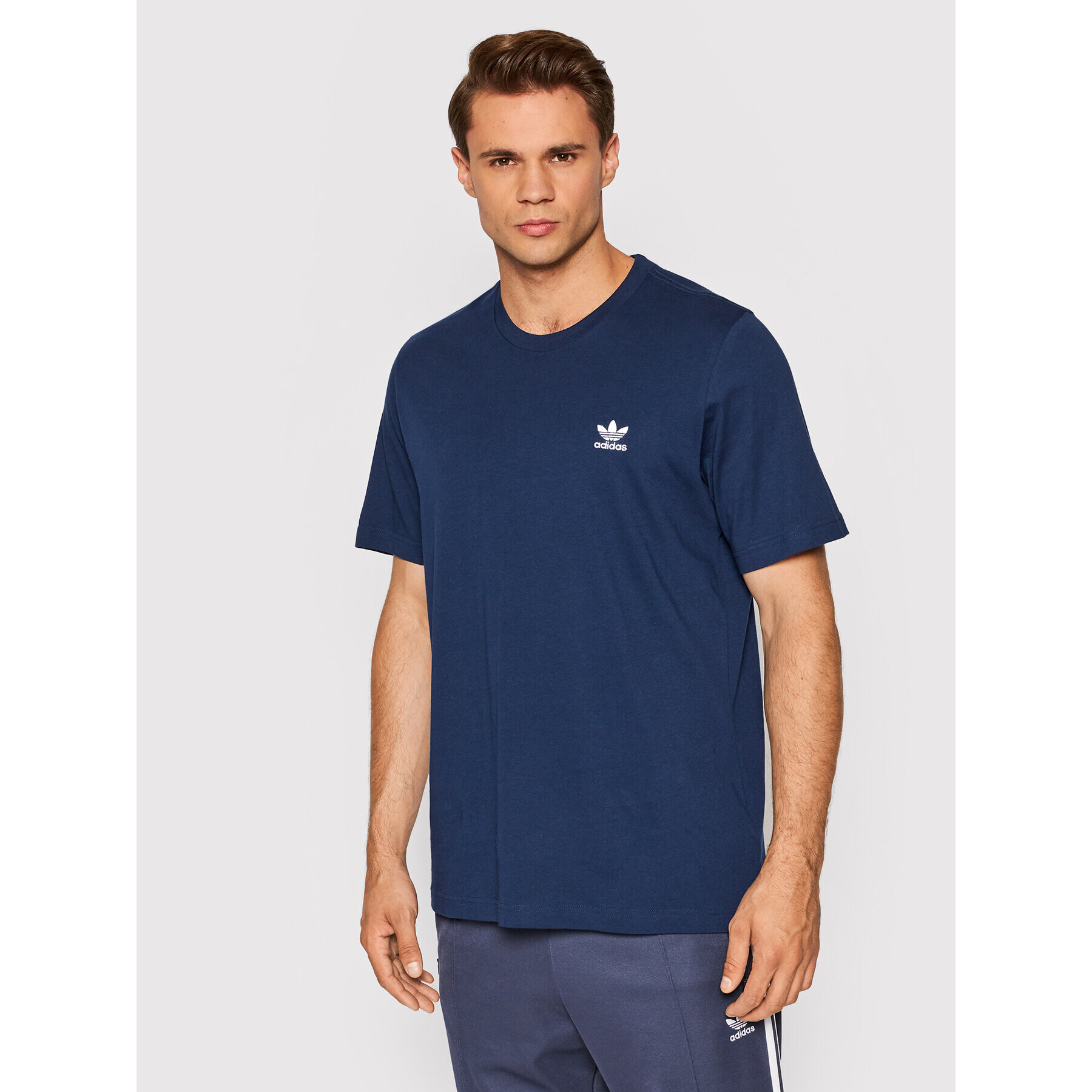 adidas Тишърт adicolor Essentials Trefoil HJ7978 Тъмносин Regular Fit - Pepit.bg