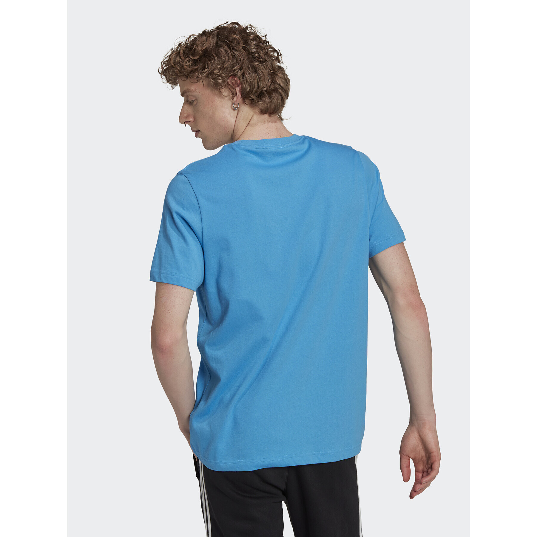 adidas Тишърт adicolor Essentials Trefoil HJ7982 Син Regular Fit - Pepit.bg