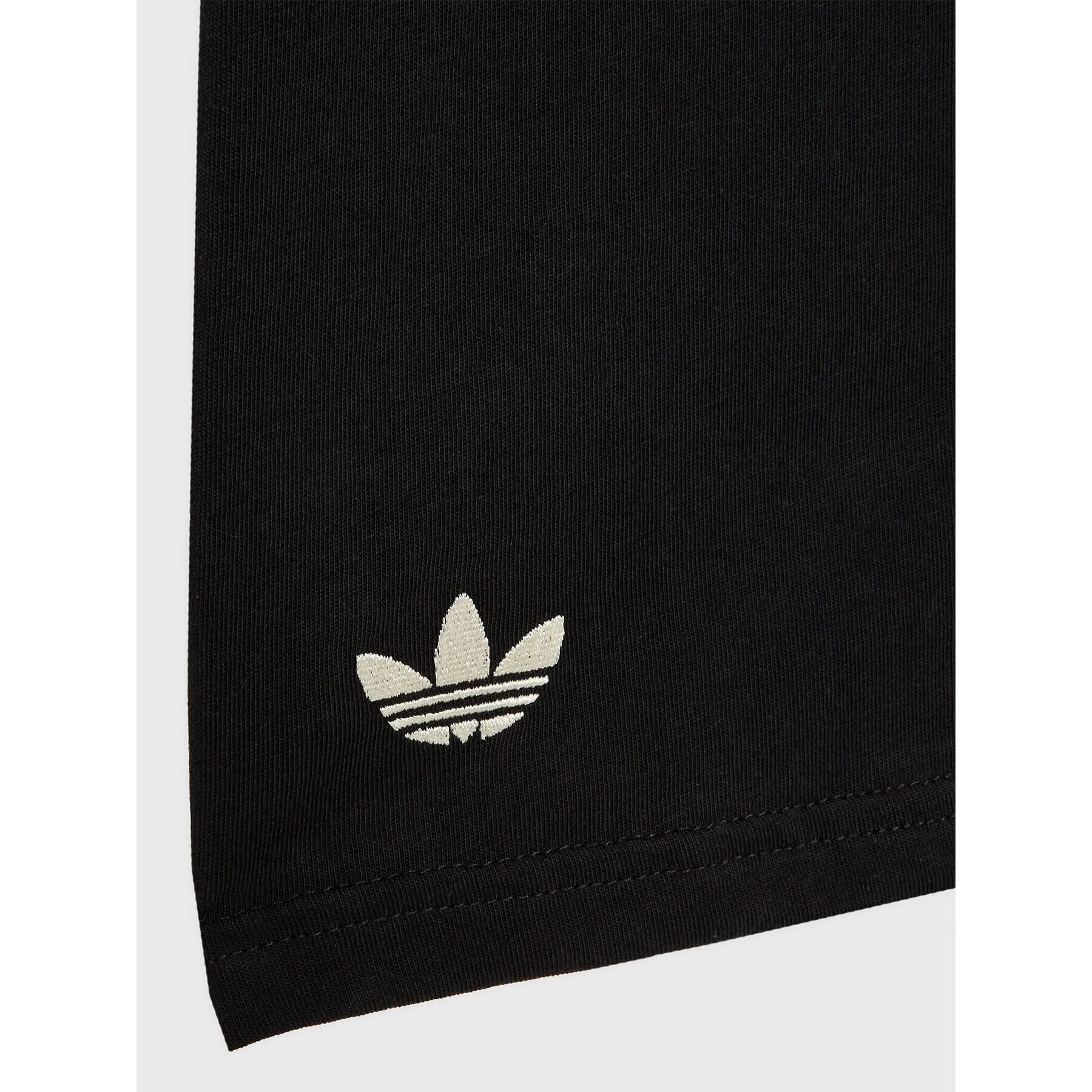 adidas Тишърт adicolor HK9701 Черен Loose Fit - Pepit.bg