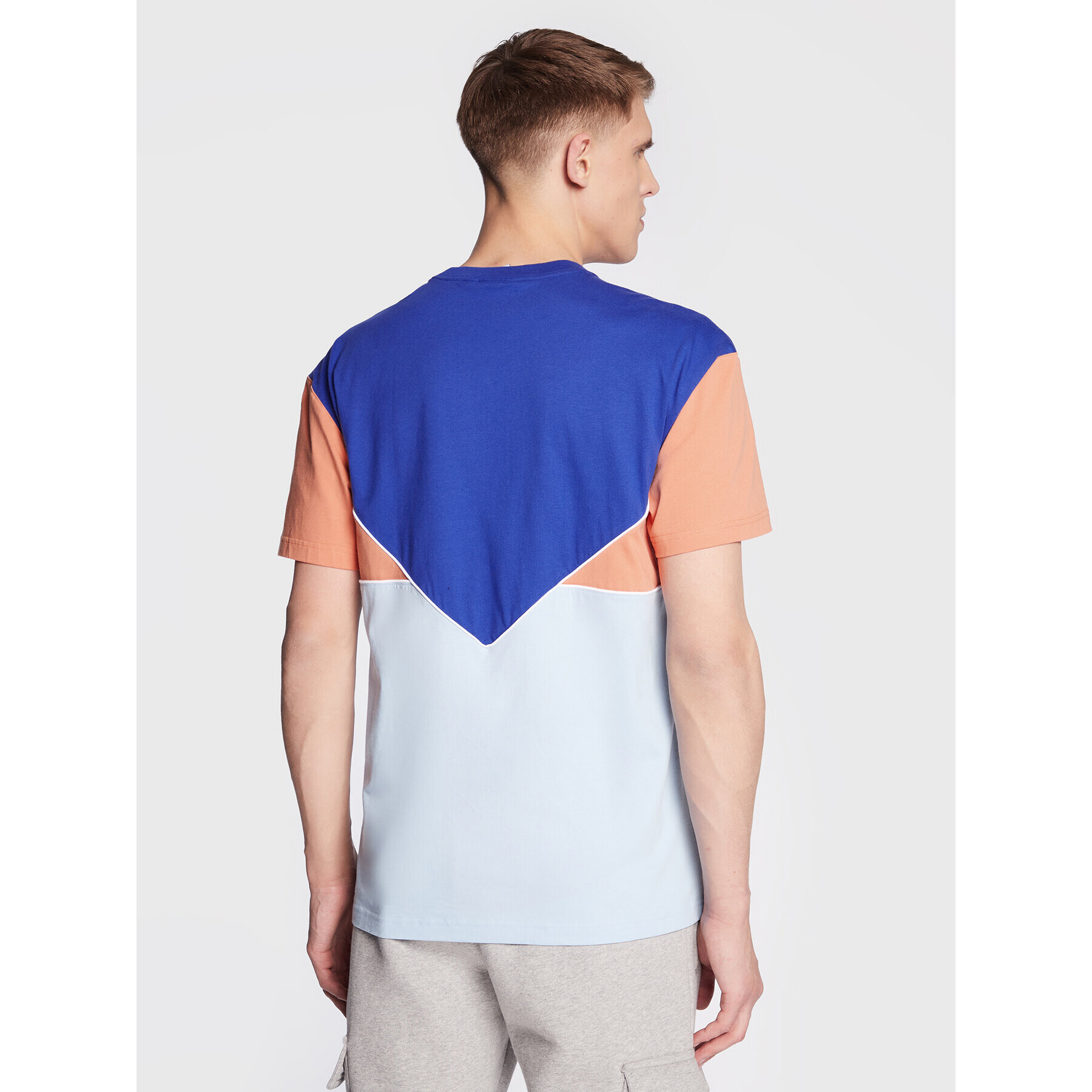 adidas Тишърт Adicolor Seasonal Archive T-Shirt IB3143 Син Regular Fit - Pepit.bg