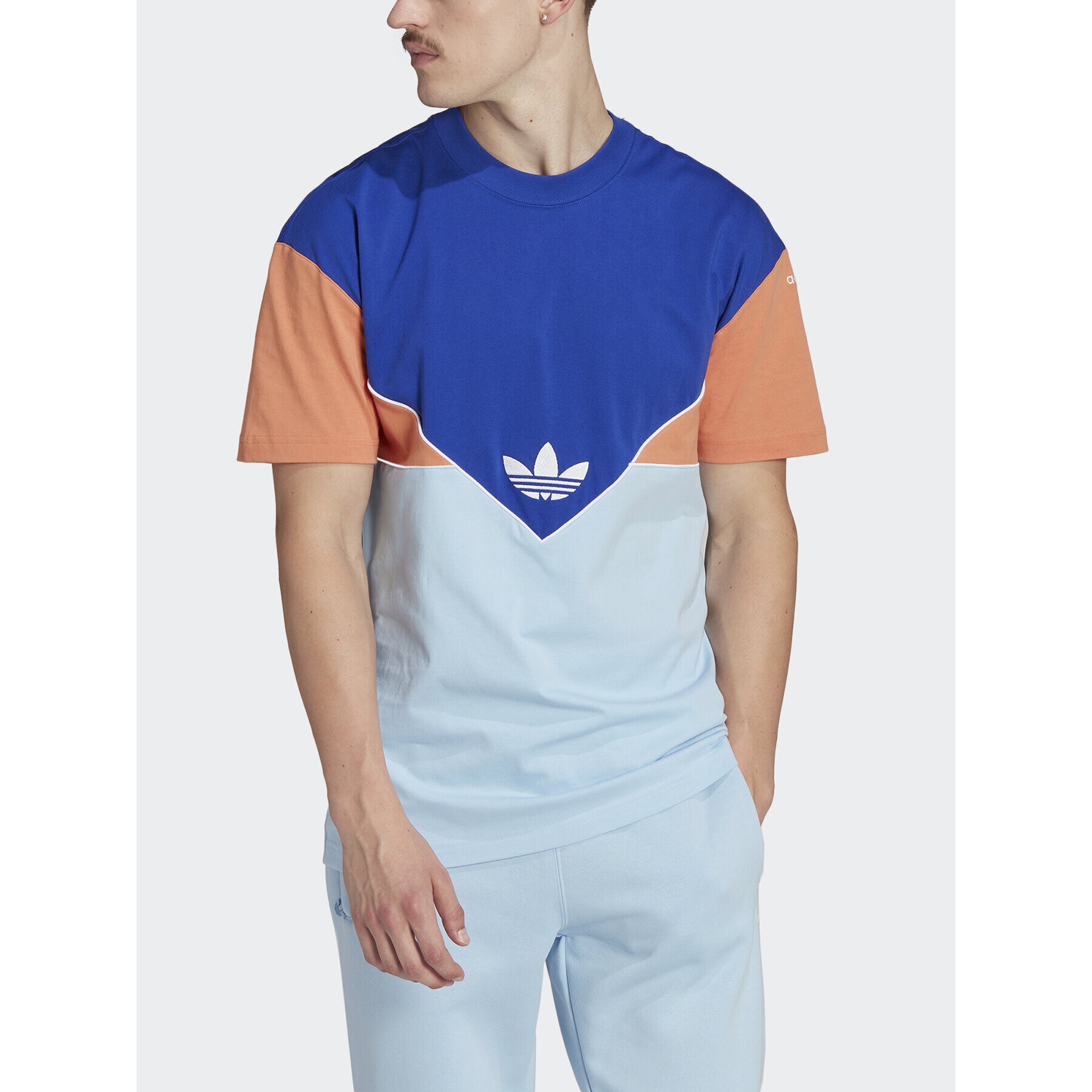 adidas Тишърт Adicolor Seasonal Archive T-Shirt IB3143 Син Regular Fit - Pepit.bg