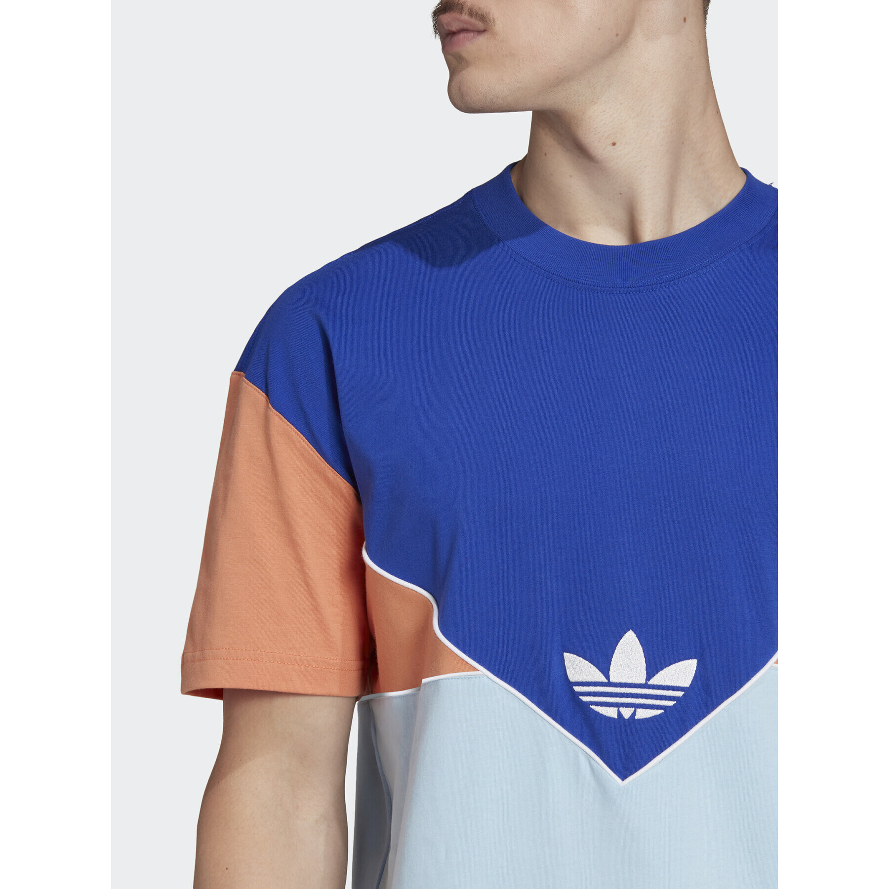 adidas Тишърт Adicolor Seasonal Archive T-Shirt IB3143 Син Regular Fit - Pepit.bg