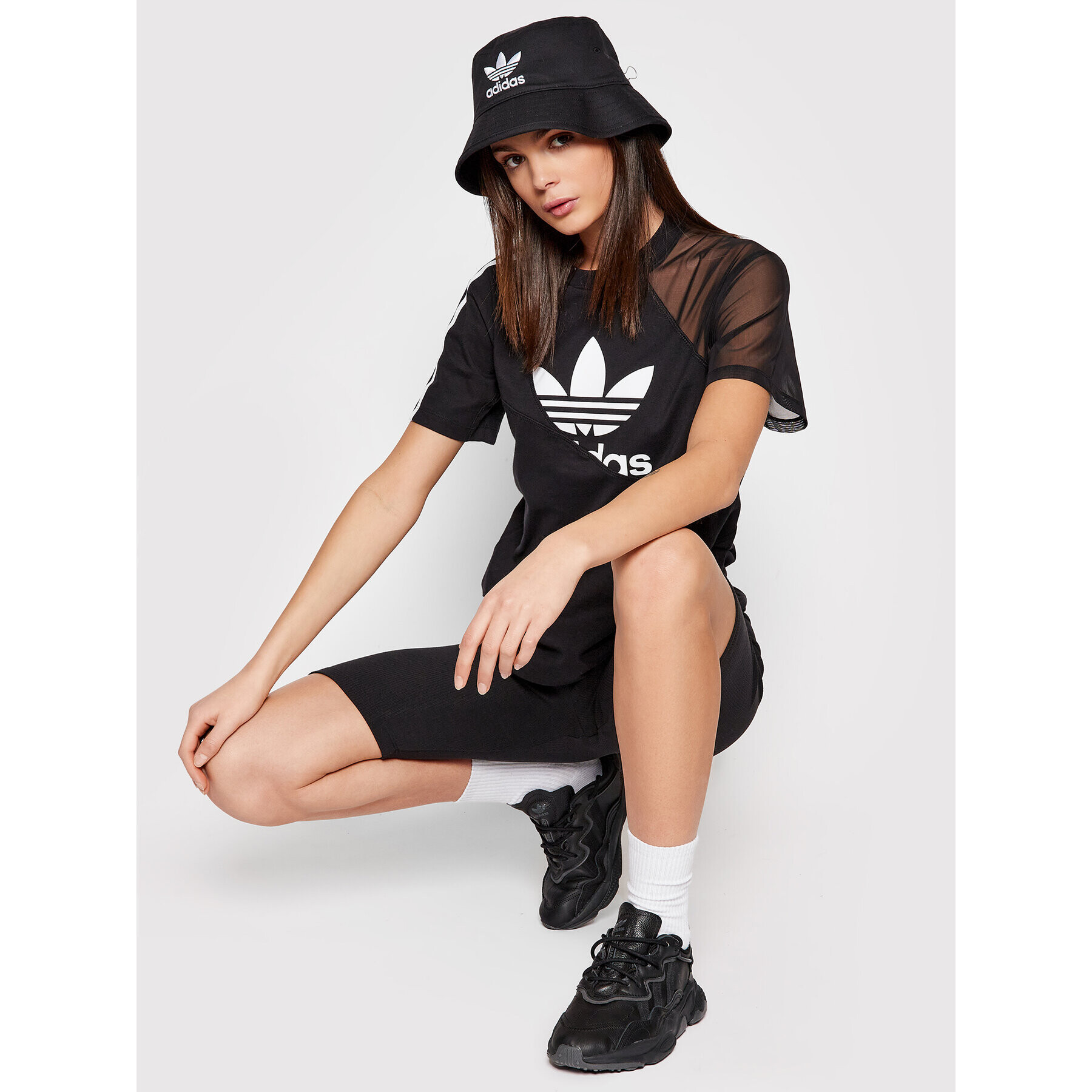 adidas Тишърт adicolor Split Trefoil HC7039 Черен Regular Fit - Pepit.bg