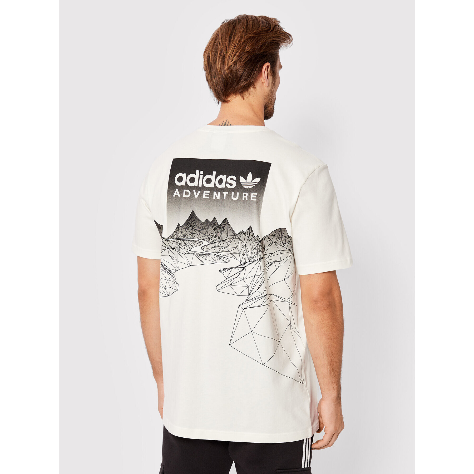 adidas Тишърт Adventure Mountain Back HK5011 Бял Relaxed Fit - Pepit.bg