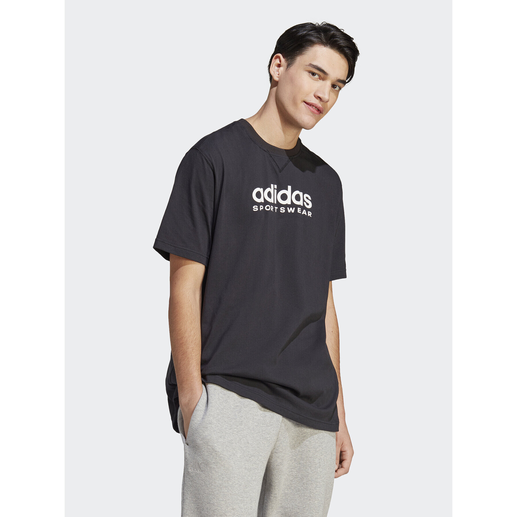 adidas Тишърт All SZN Graphic T-Shirt IC9815 Черен Loose Fit - Pepit.bg