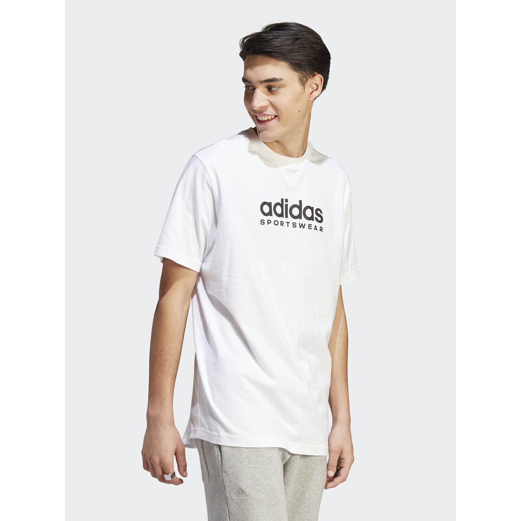 adidas Тишърт All SZN Graphic T-Shirt IC9821 Бял Loose Fit - Pepit.bg