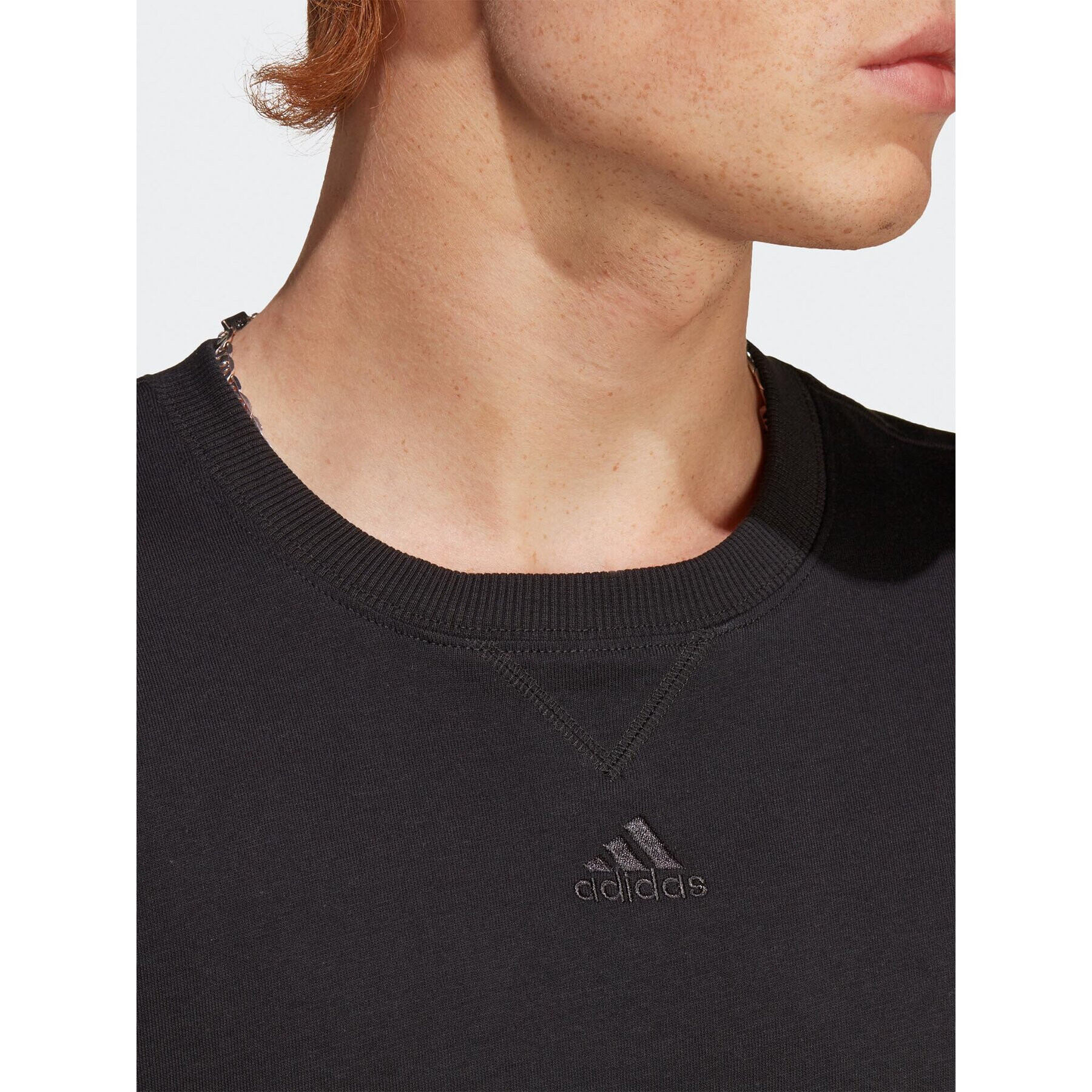 adidas Тишърт ALL SZN IC9793 Черен Loose Fit - Pepit.bg